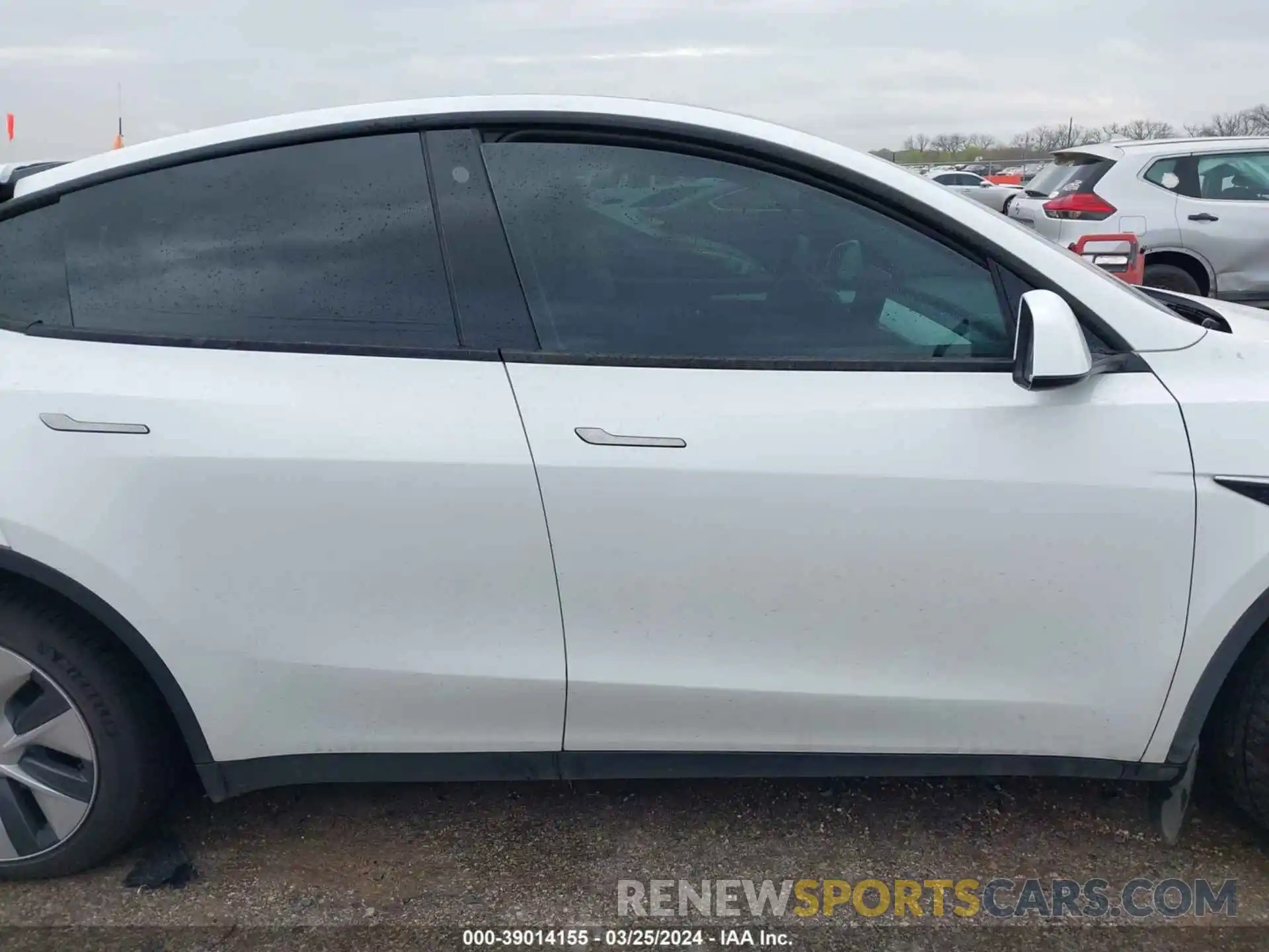 12 Photograph of a damaged car 7SAYGDEE4PF610234 TESLA MODEL Y 2023