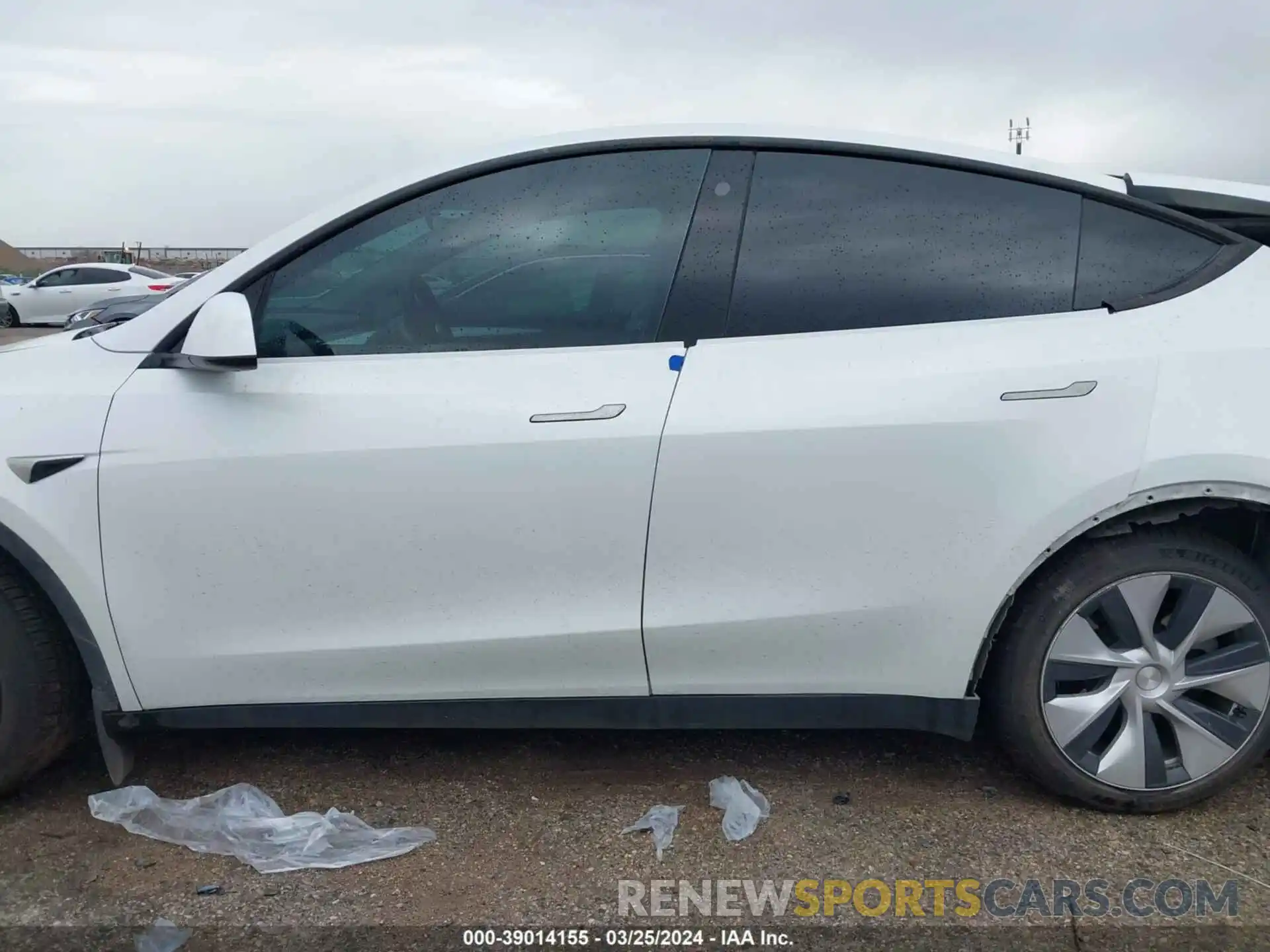 13 Photograph of a damaged car 7SAYGDEE4PF610234 TESLA MODEL Y 2023