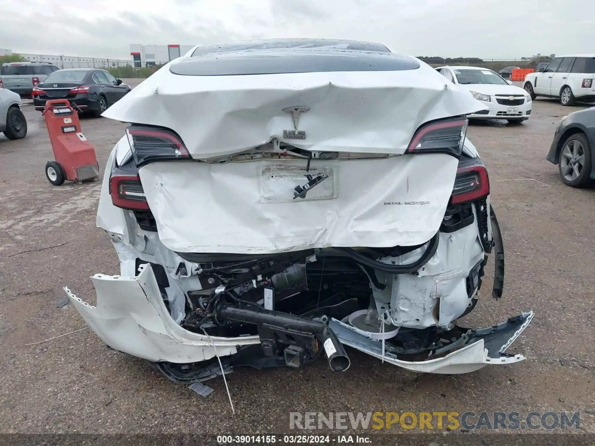 15 Photograph of a damaged car 7SAYGDEE4PF610234 TESLA MODEL Y 2023