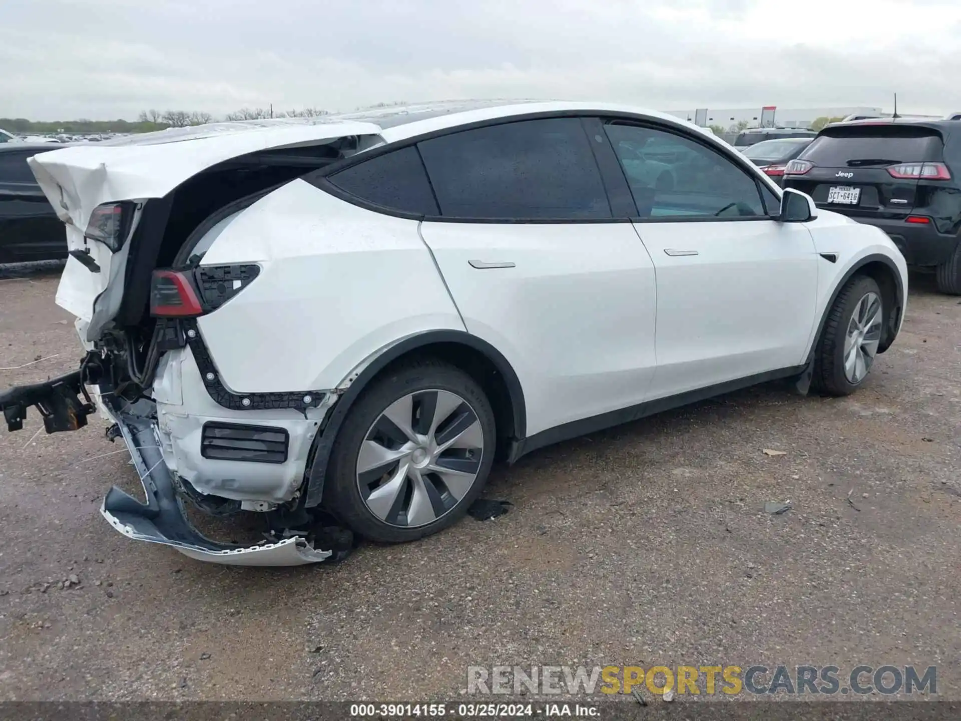 4 Photograph of a damaged car 7SAYGDEE4PF610234 TESLA MODEL Y 2023