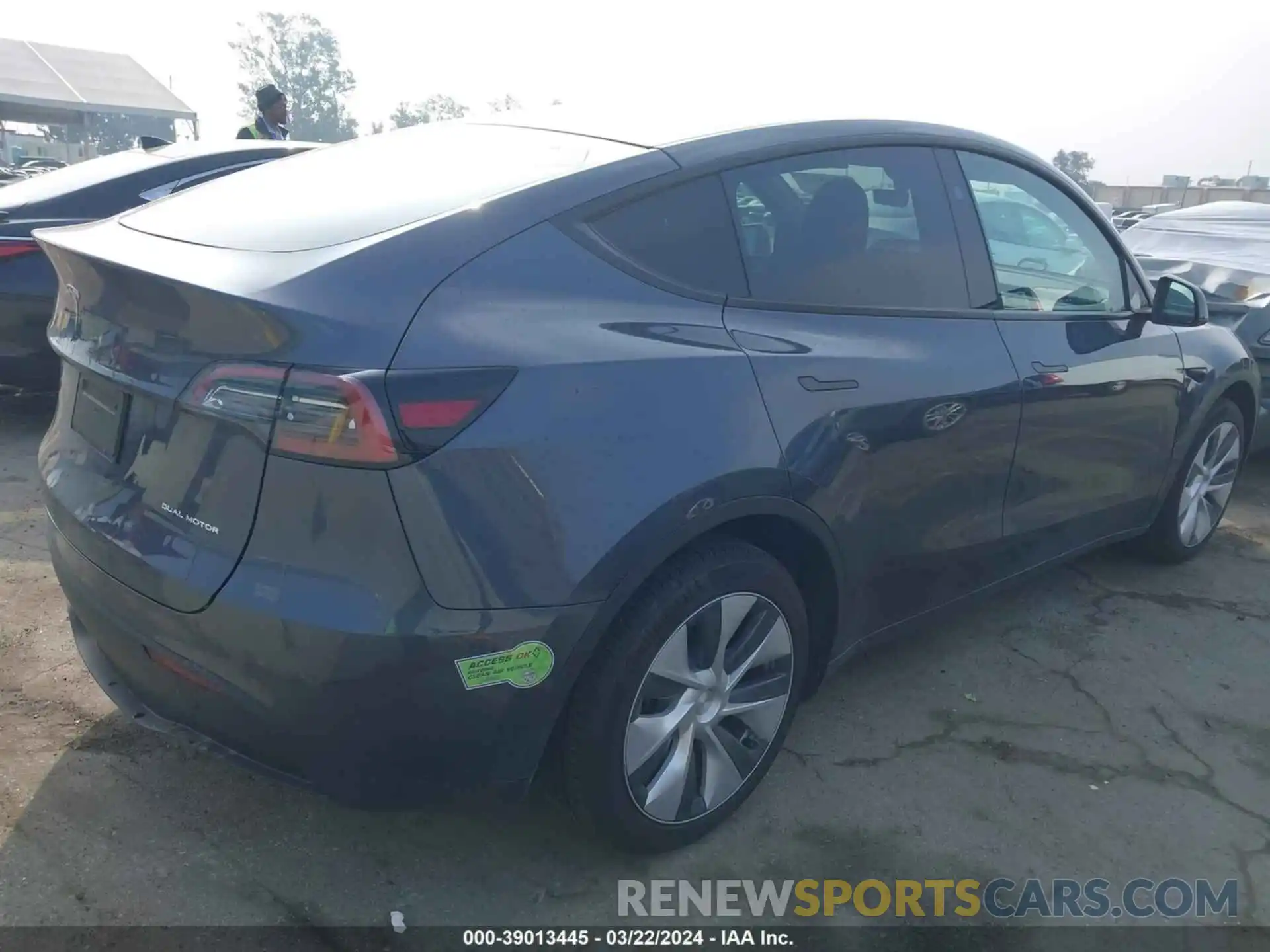 4 Photograph of a damaged car 7SAYGDEE4PF846138 TESLA MODEL Y 2023