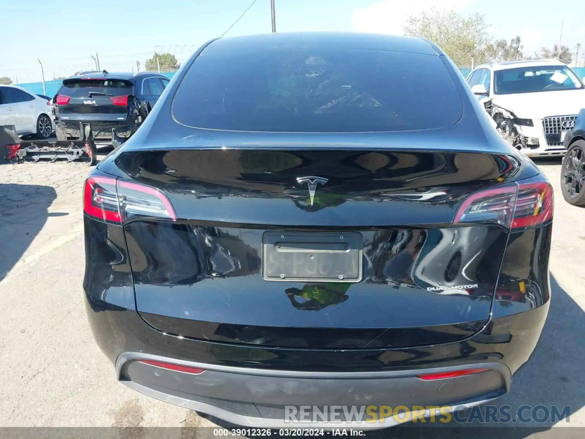 17 Photograph of a damaged car 7SAYGDEE5PA085116 TESLA MODEL Y 2023