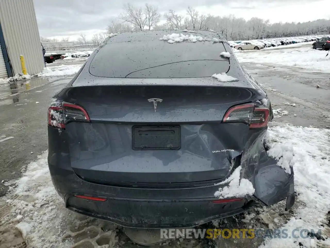 6 Photograph of a damaged car 7SAYGDEE5PF647468 TESLA MODEL Y 2023