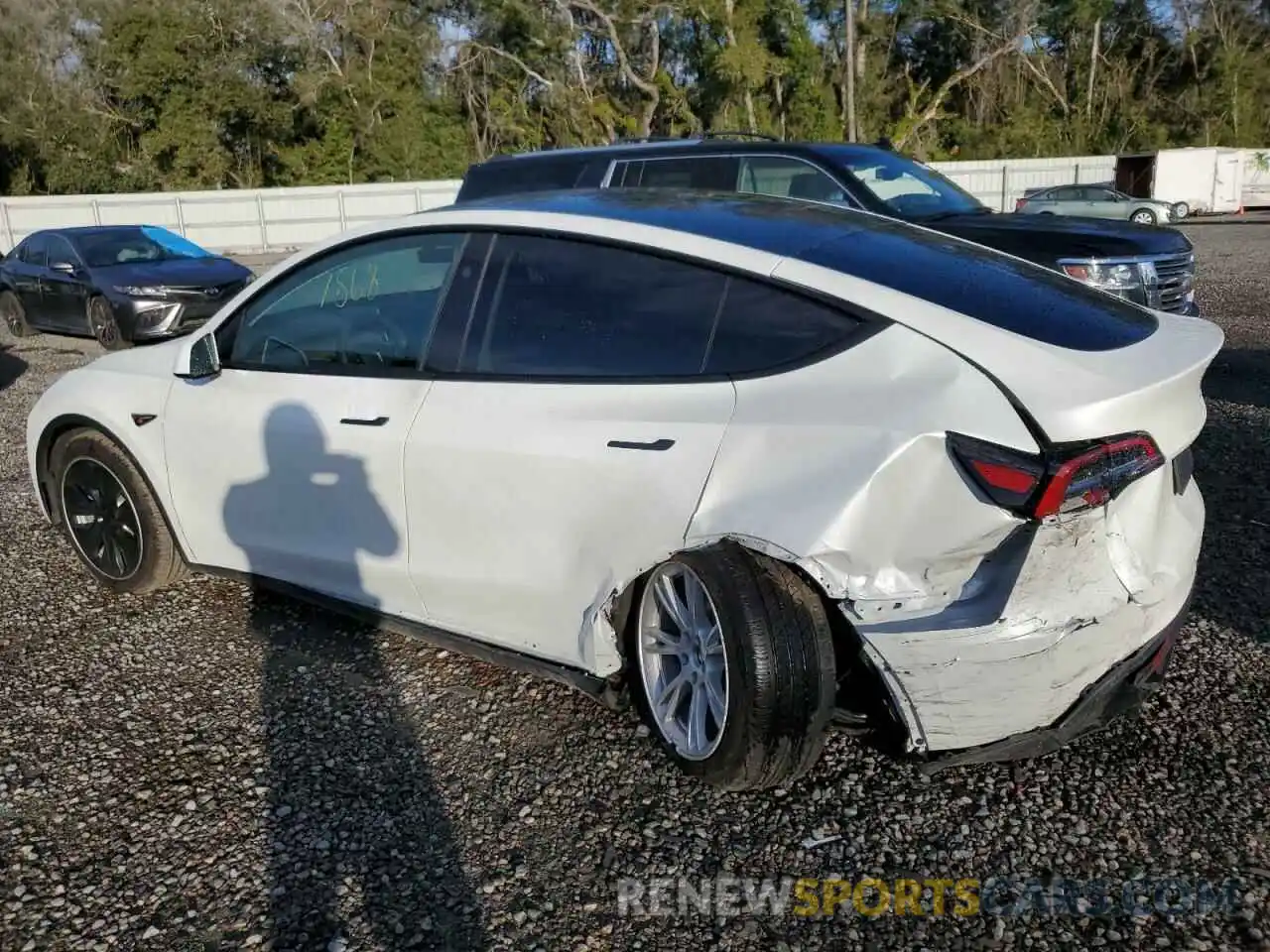 2 Photograph of a damaged car 7SAYGDEE5PF805565 TESLA MODEL Y 2023