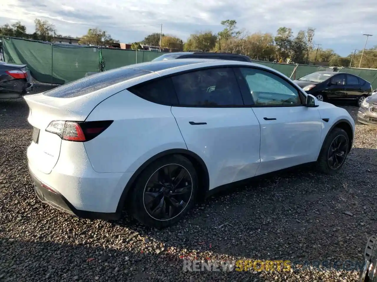 3 Photograph of a damaged car 7SAYGDEE5PF805565 TESLA MODEL Y 2023