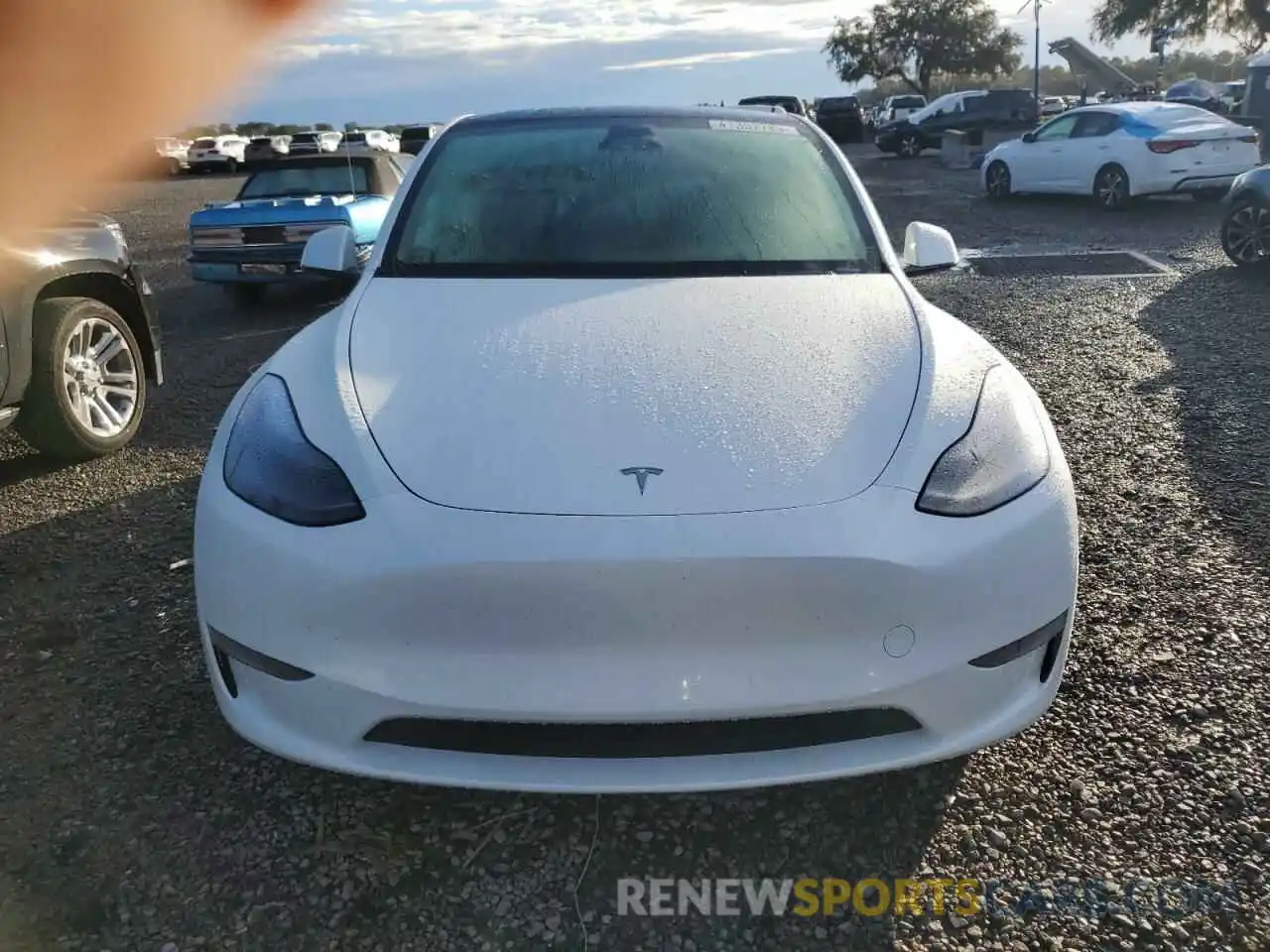 5 Photograph of a damaged car 7SAYGDEE5PF805565 TESLA MODEL Y 2023