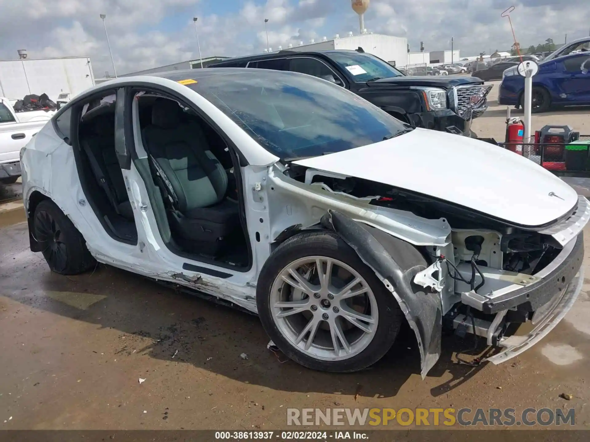 1 Photograph of a damaged car 7SAYGDEE5PF808417 TESLA MODEL Y 2023