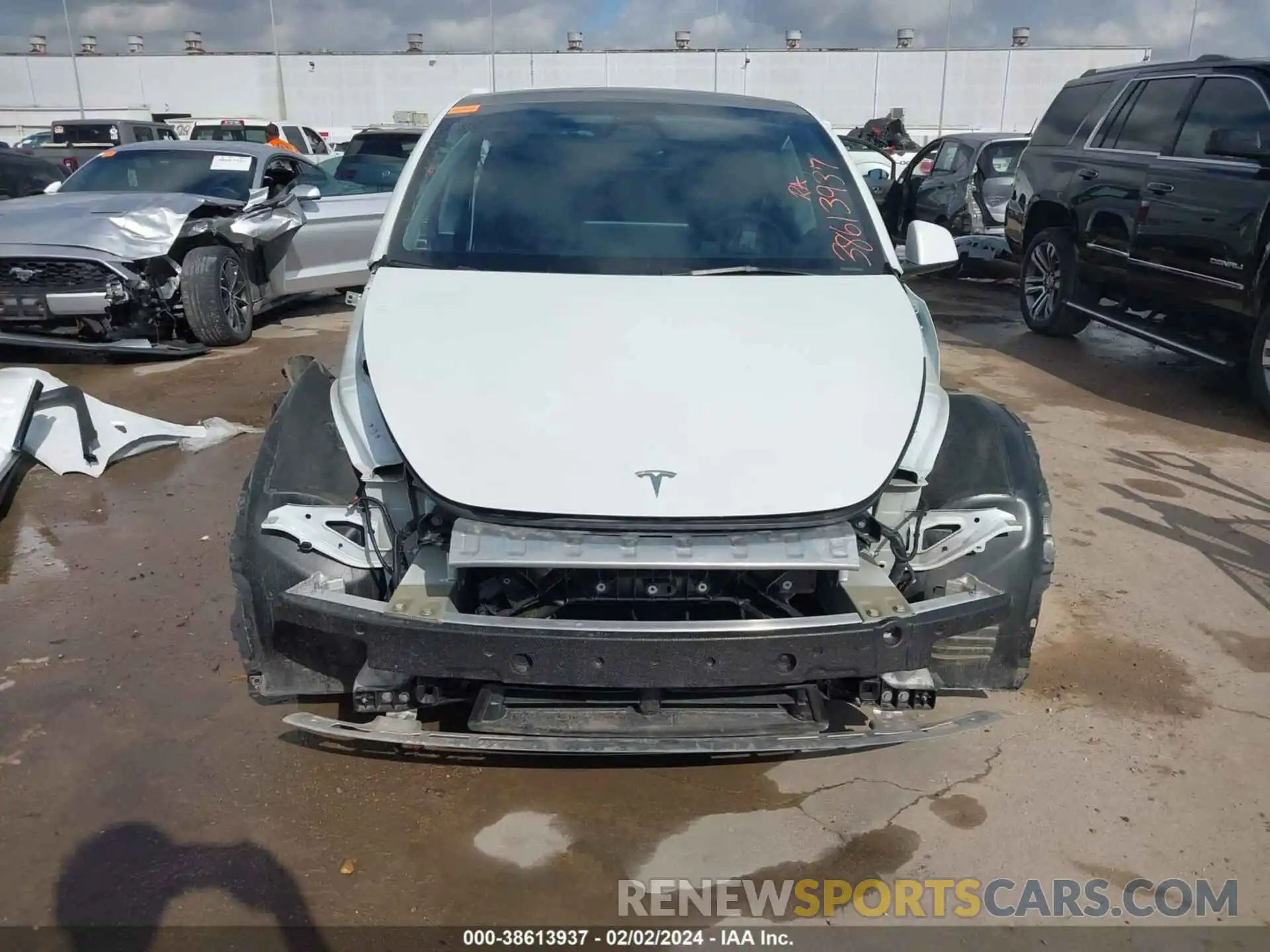 12 Photograph of a damaged car 7SAYGDEE5PF808417 TESLA MODEL Y 2023