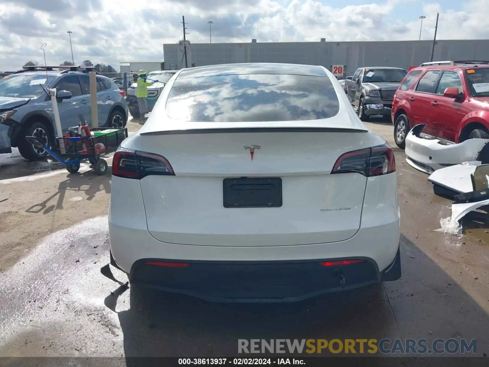 16 Photograph of a damaged car 7SAYGDEE5PF808417 TESLA MODEL Y 2023