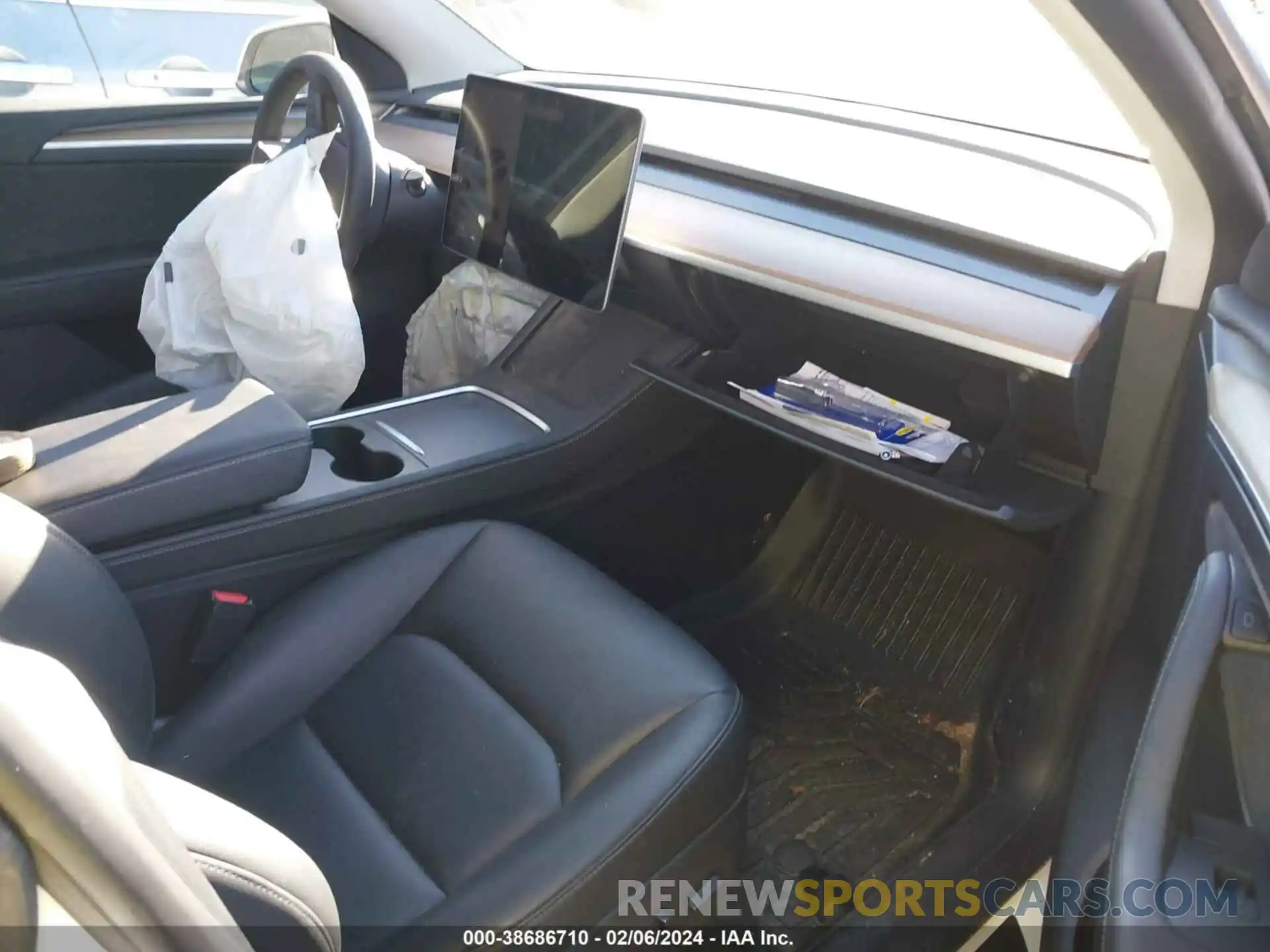 5 Photograph of a damaged car 7SAYGDEE6PA063822 TESLA MODEL Y 2023