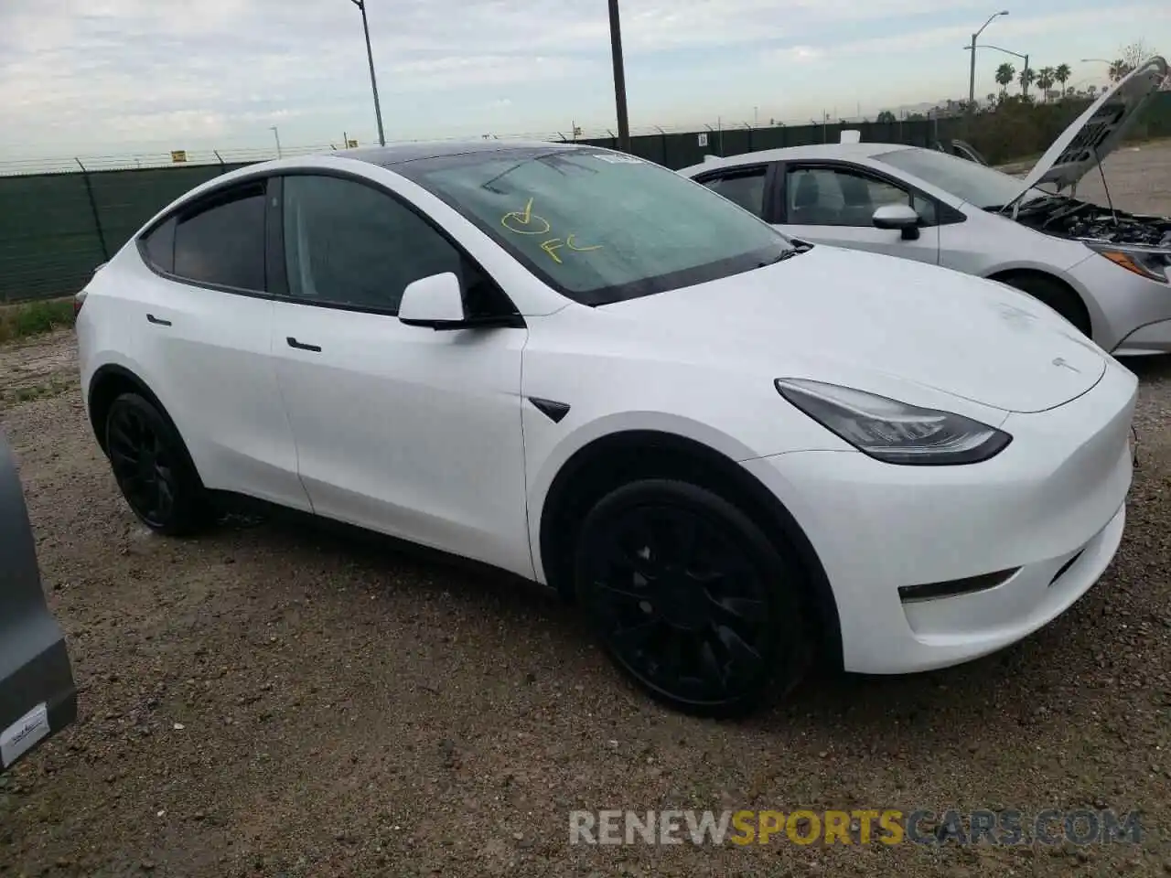 4 Фотография поврежденного автомобиля 7SAYGDEE6PA094021 TESLA MODEL Y 2023