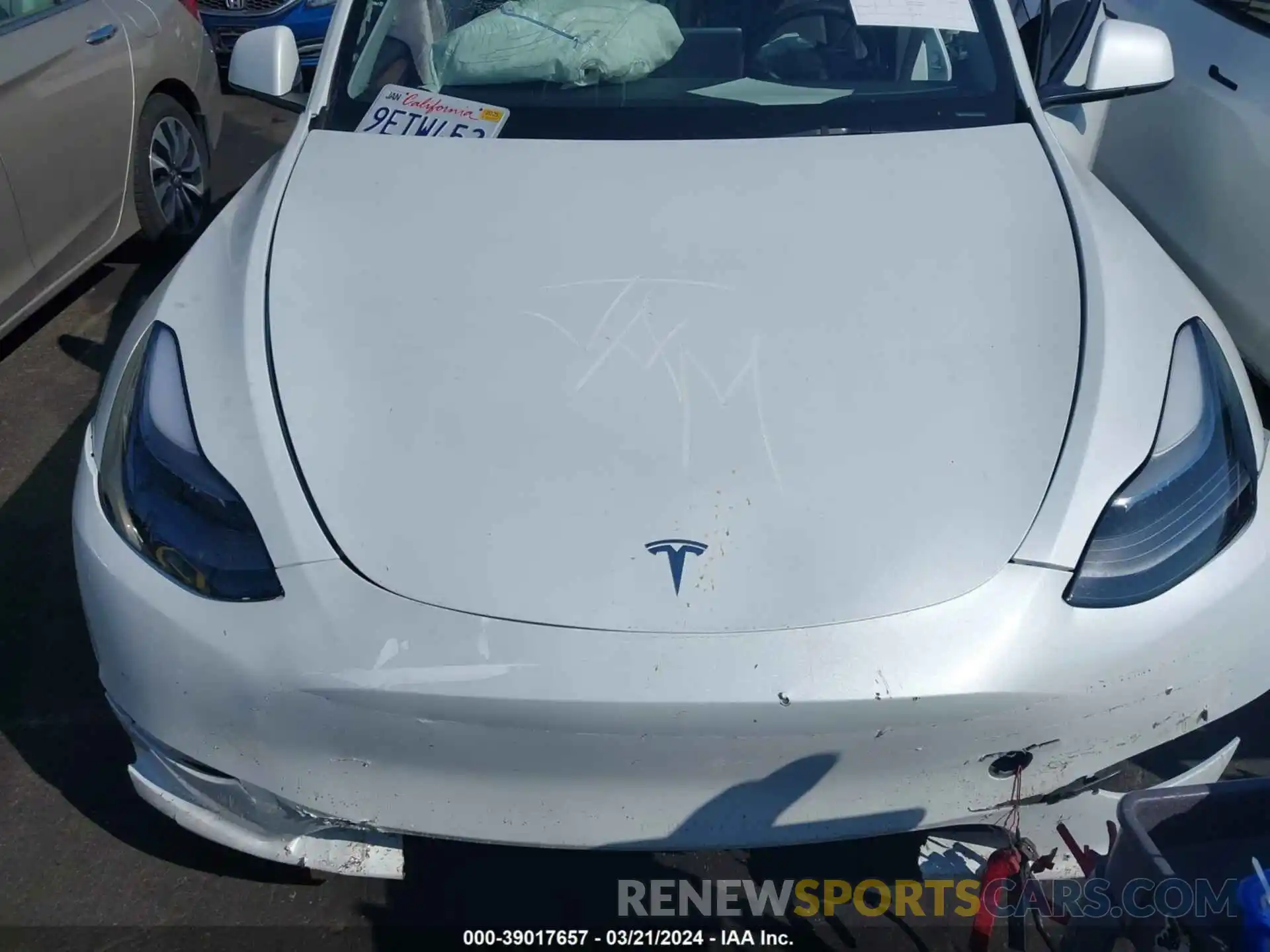 10 Photograph of a damaged car 7SAYGDEE6PF628914 TESLA MODEL Y 2023