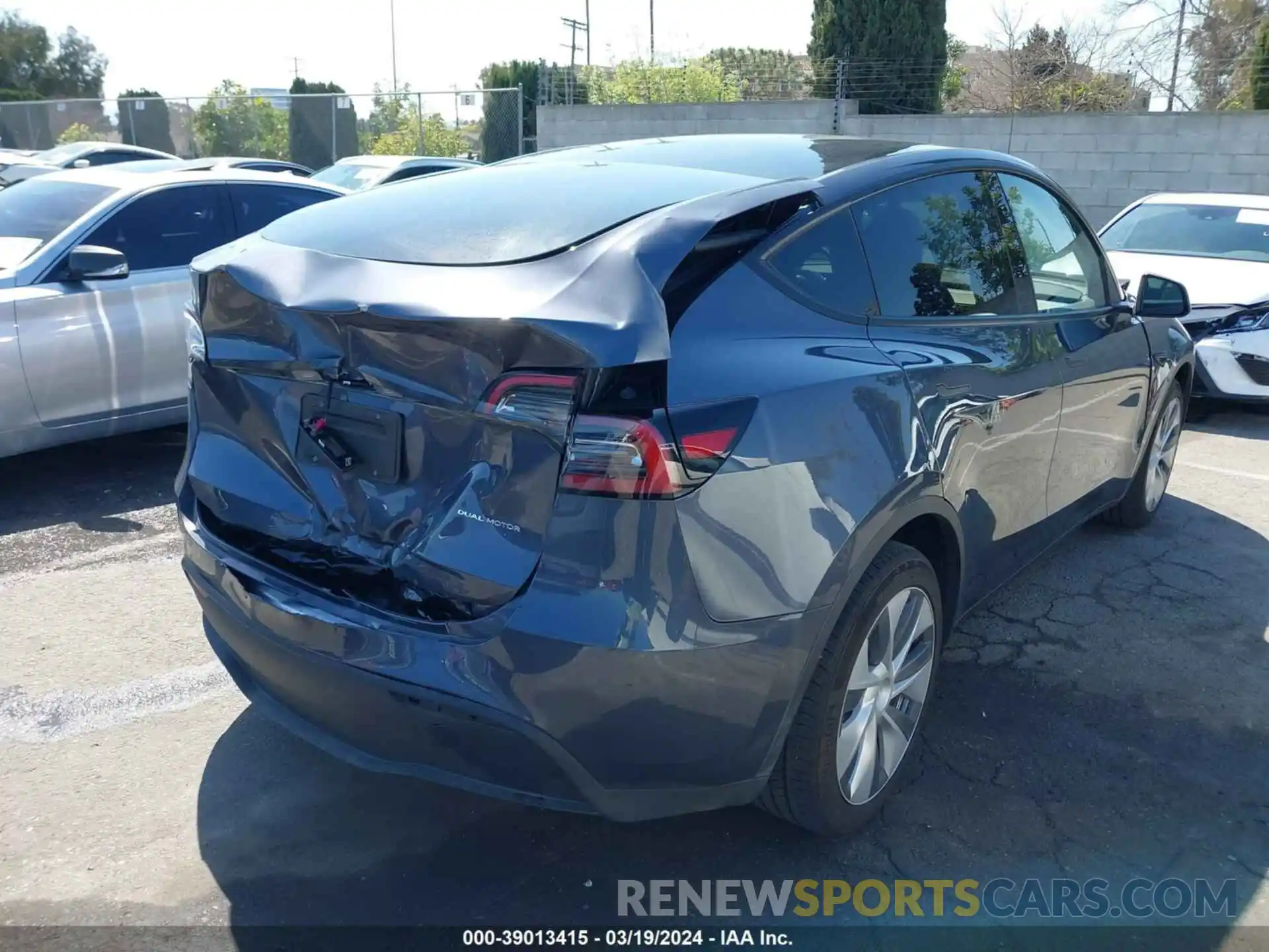 4 Photograph of a damaged car 7SAYGDEE7PA146093 TESLA MODEL Y 2023