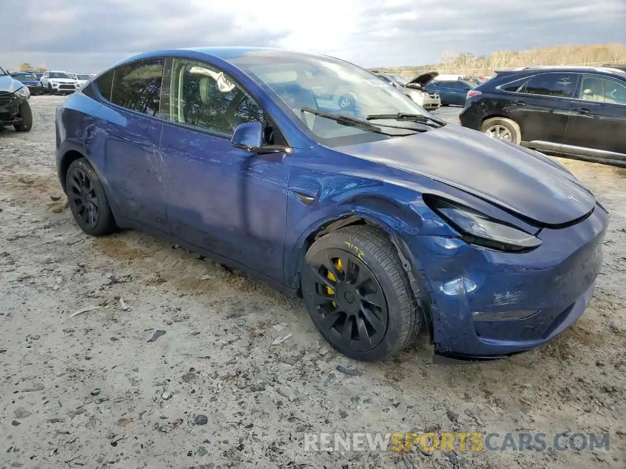 4 Photograph of a damaged car 7SAYGDEE7PF762900 TESLA MODEL Y 2023