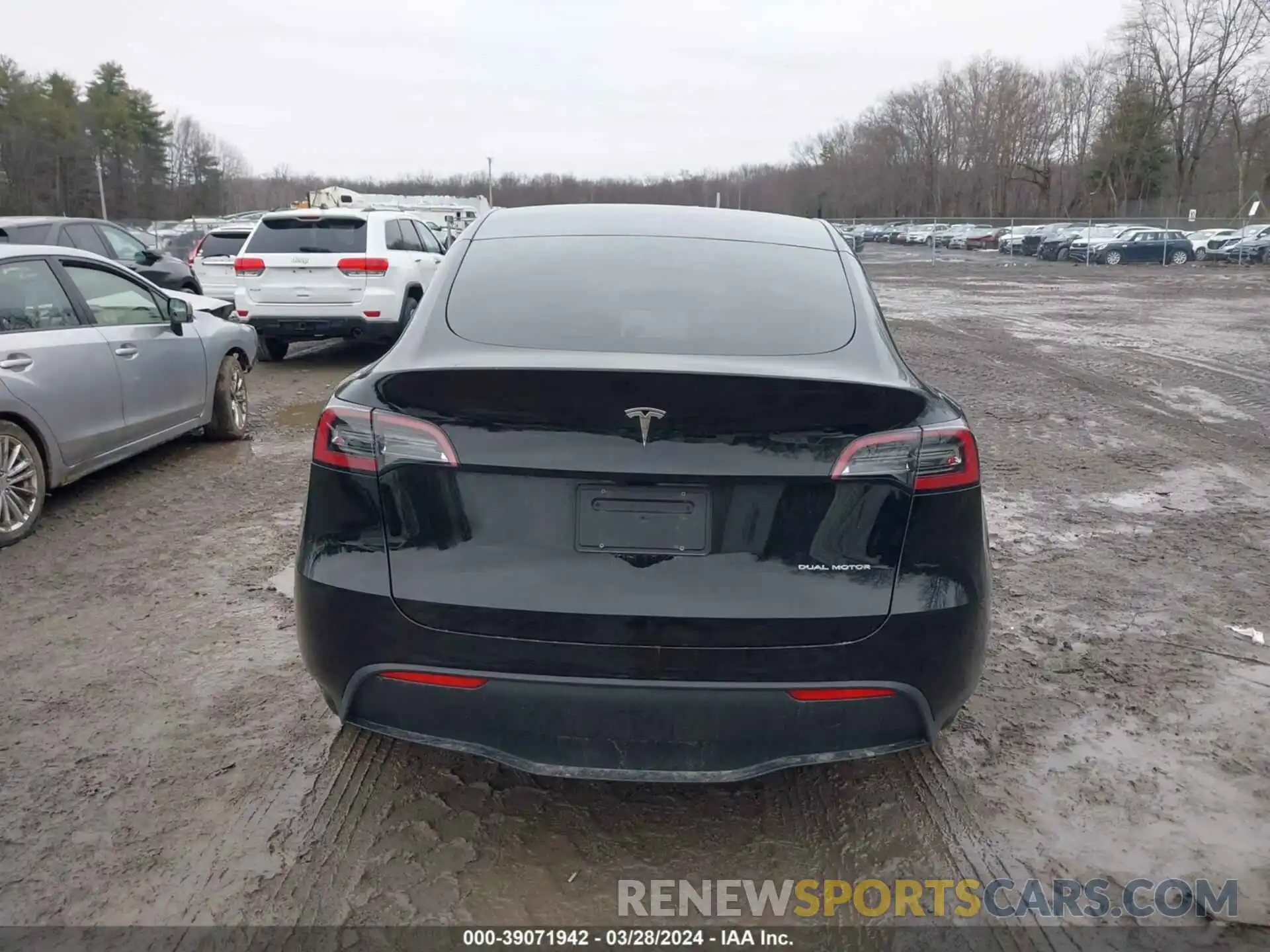 16 Photograph of a damaged car 7SAYGDEE7PF899061 TESLA MODEL Y 2023