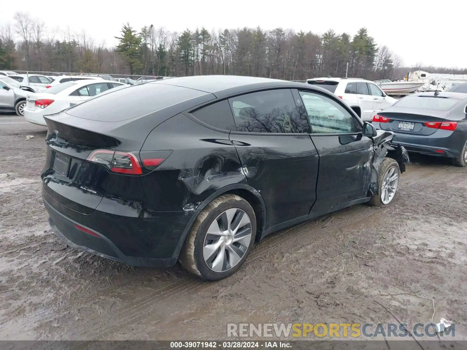 4 Photograph of a damaged car 7SAYGDEE7PF899061 TESLA MODEL Y 2023