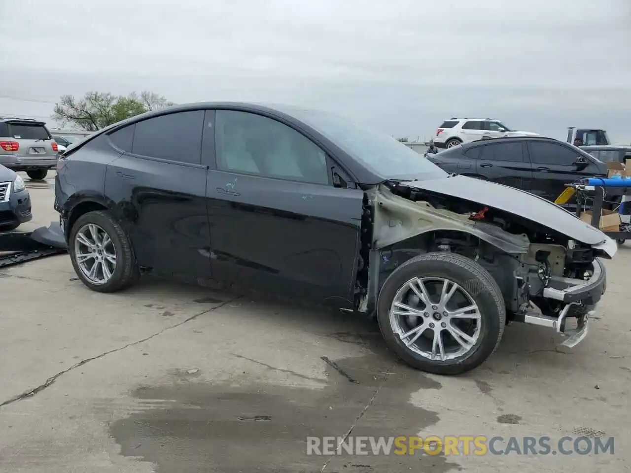 4 Photograph of a damaged car 7SAYGDEE7PF905375 TESLA MODEL Y 2023