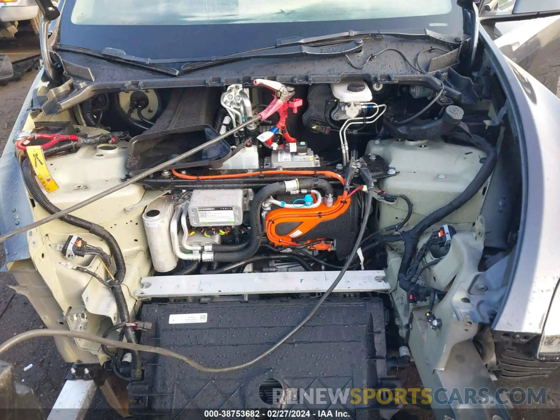 10 Photograph of a damaged car 7SAYGDEE8PA036671 TESLA MODEL Y 2023