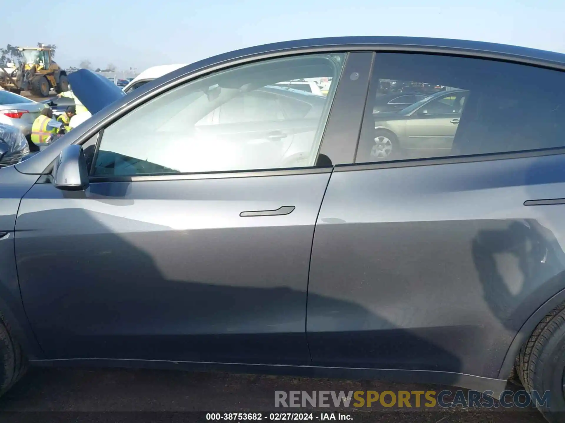 15 Photograph of a damaged car 7SAYGDEE8PA036671 TESLA MODEL Y 2023