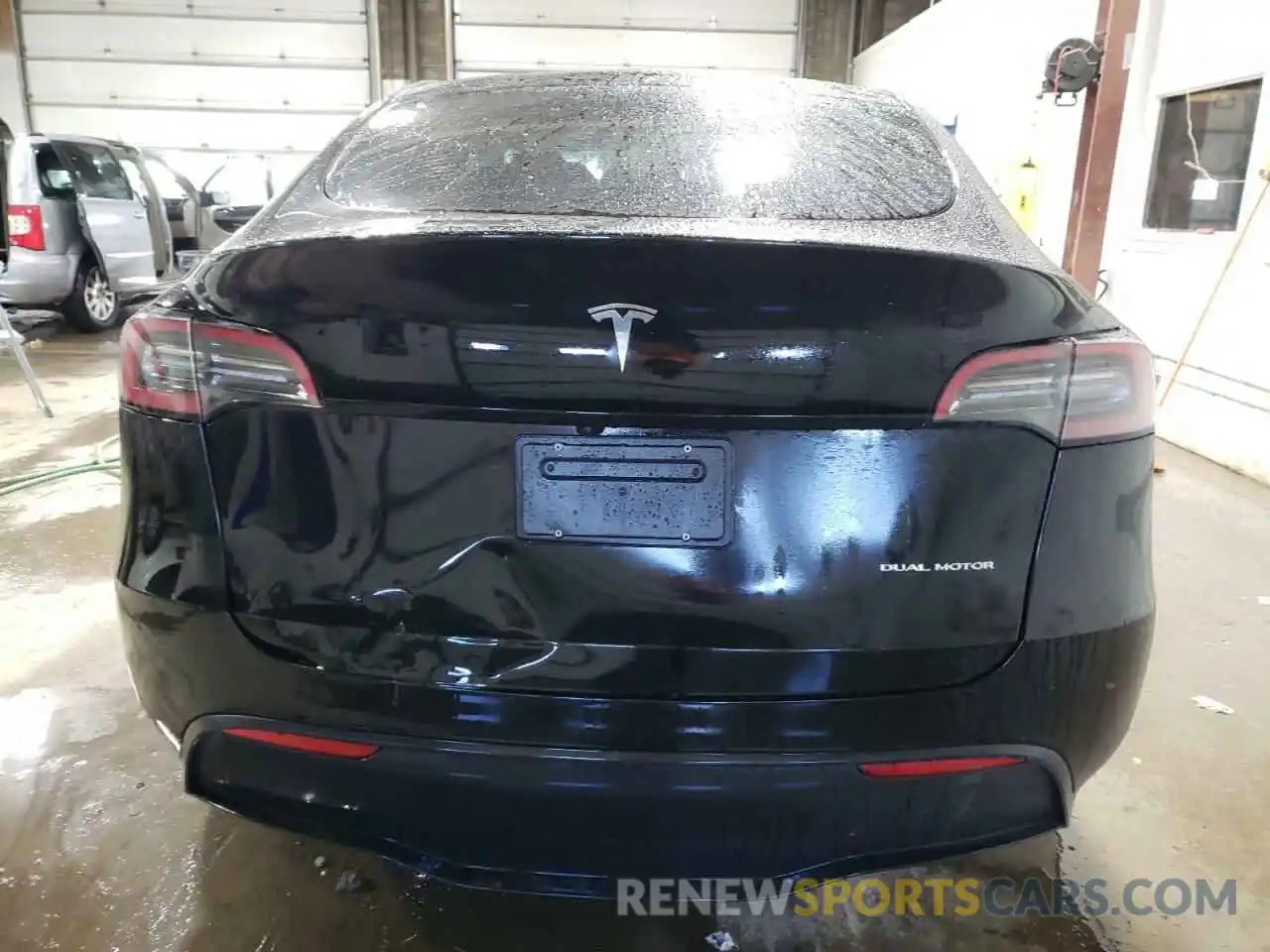 6 Photograph of a damaged car 7SAYGDEE8PA194380 TESLA MODEL Y 2023