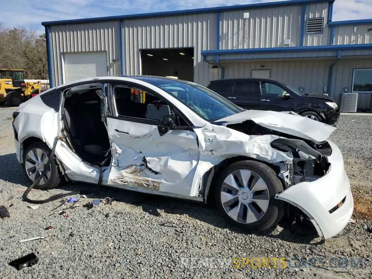 4 Photograph of a damaged car 7SAYGDEE9PA045945 TESLA MODEL Y 2023