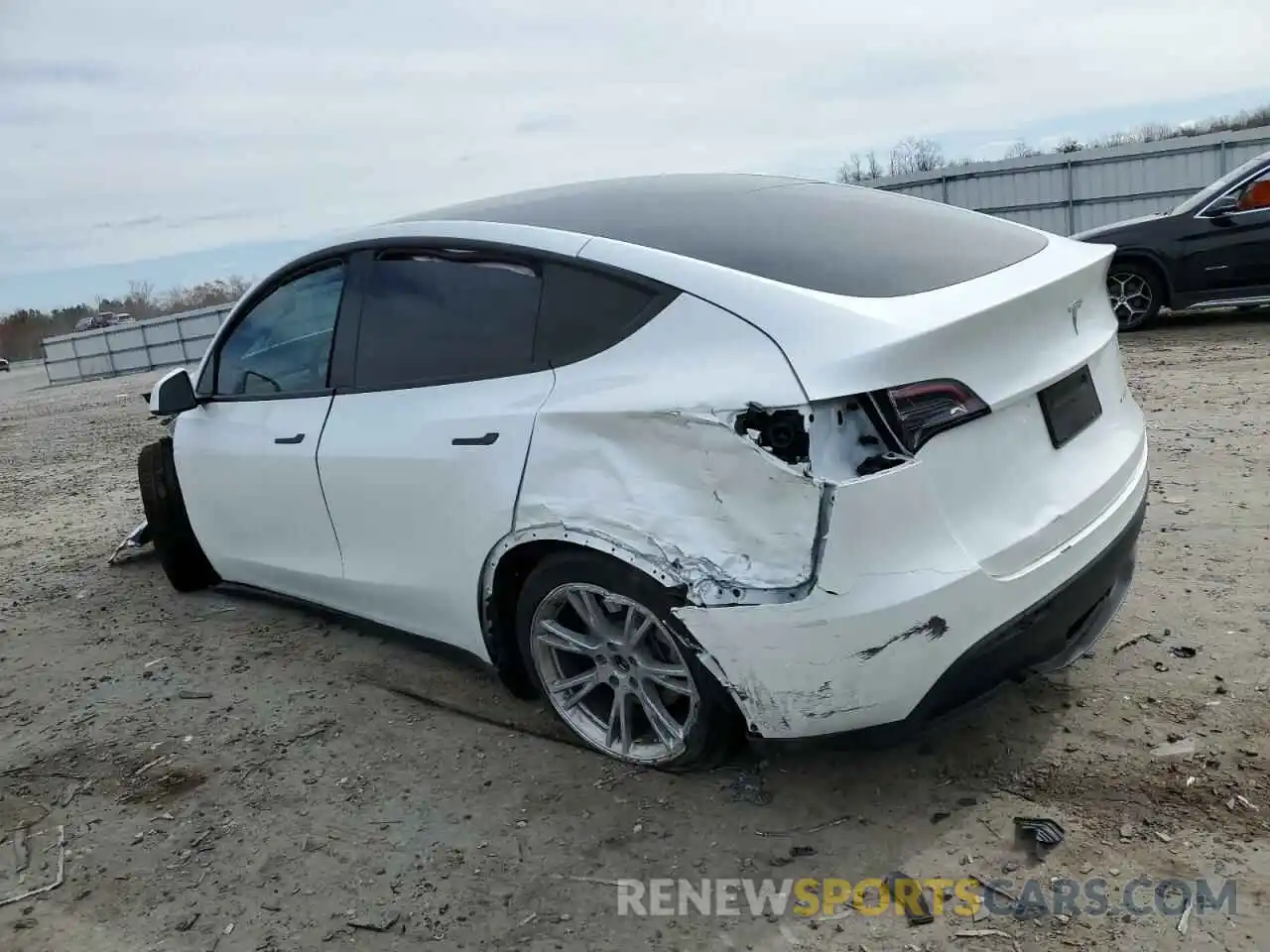 2 Photograph of a damaged car 7SAYGDEE9PF617860 TESLA MODEL Y 2023