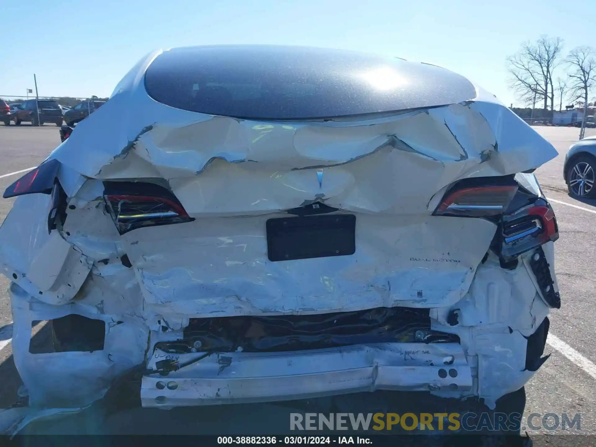 6 Photograph of a damaged car 7SAYGDEE9PF688041 TESLA MODEL Y 2023