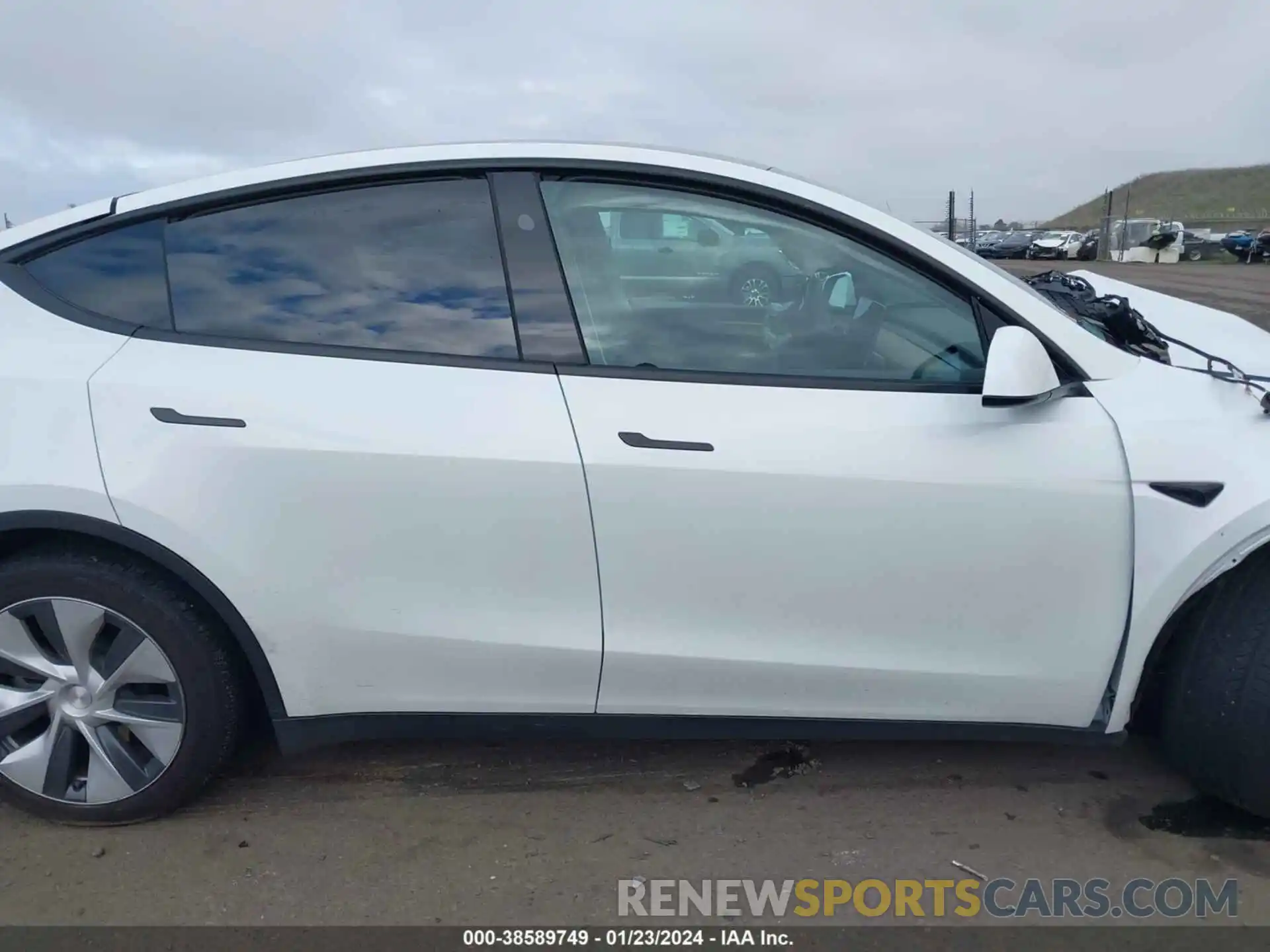 14 Photograph of a damaged car 7SAYGDEE9PF813085 TESLA MODEL Y 2023