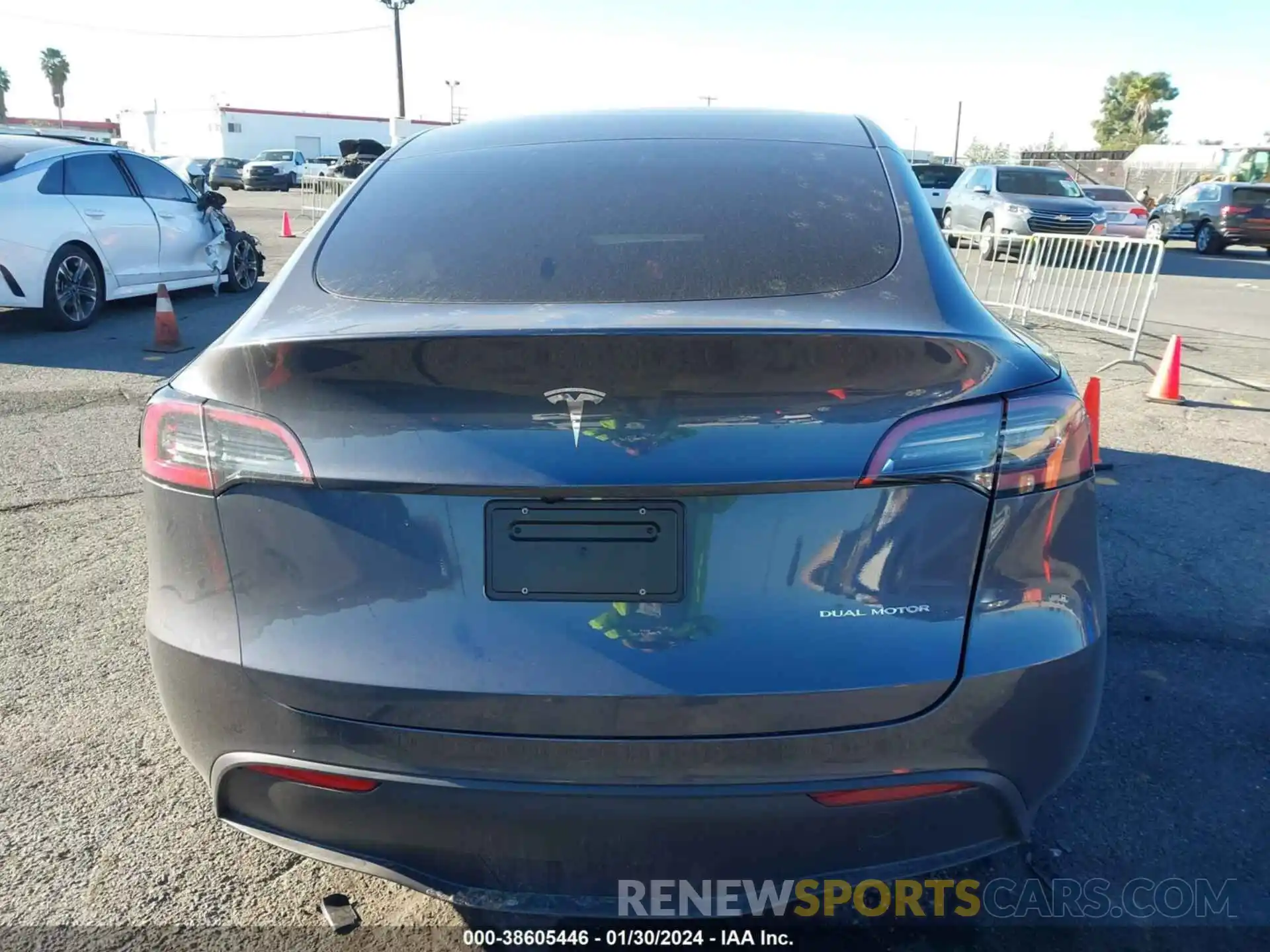 16 Photograph of a damaged car 7SAYGDEE9PF929533 TESLA MODEL Y 2023