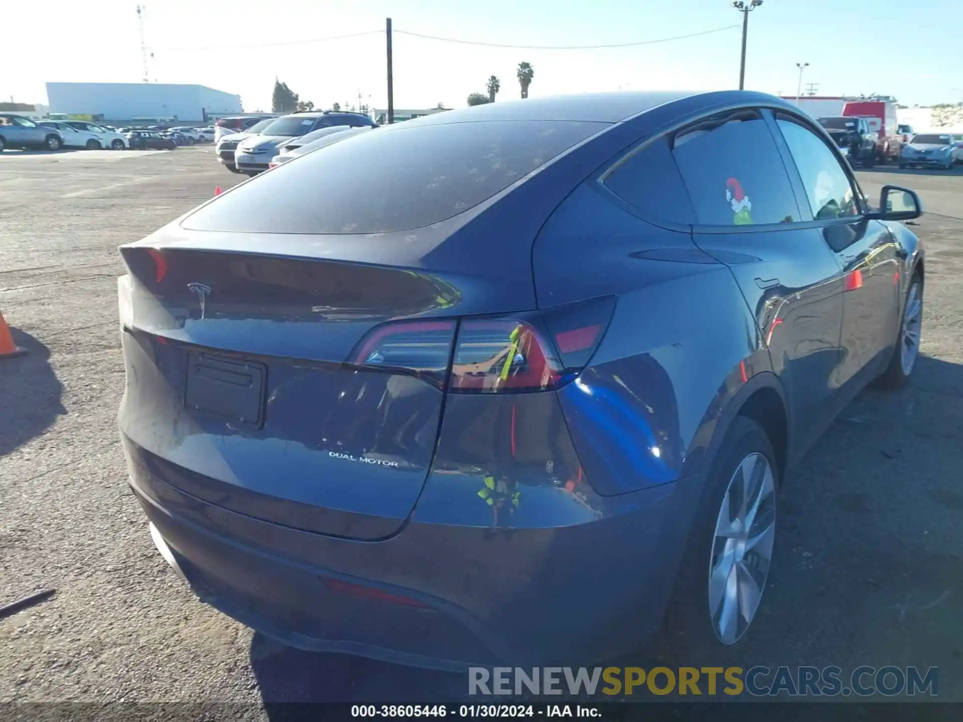 4 Photograph of a damaged car 7SAYGDEE9PF929533 TESLA MODEL Y 2023