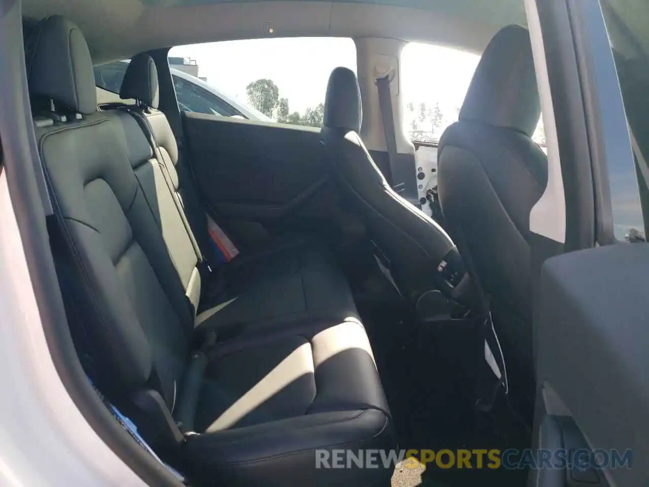 10 Photograph of a damaged car 7SAYGDEEXPA031116 TESLA MODEL Y 2023