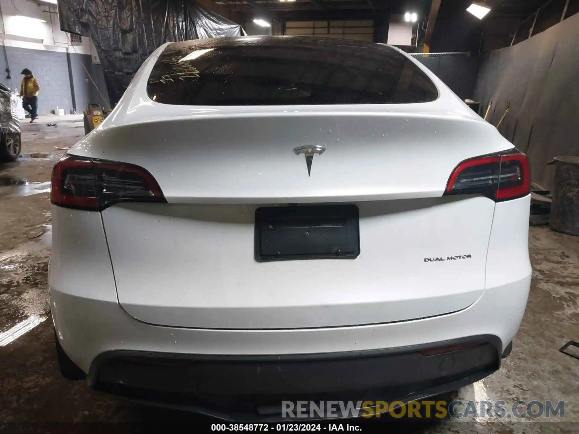 16 Photograph of a damaged car 7SAYGDEEXPA101374 TESLA MODEL Y 2023