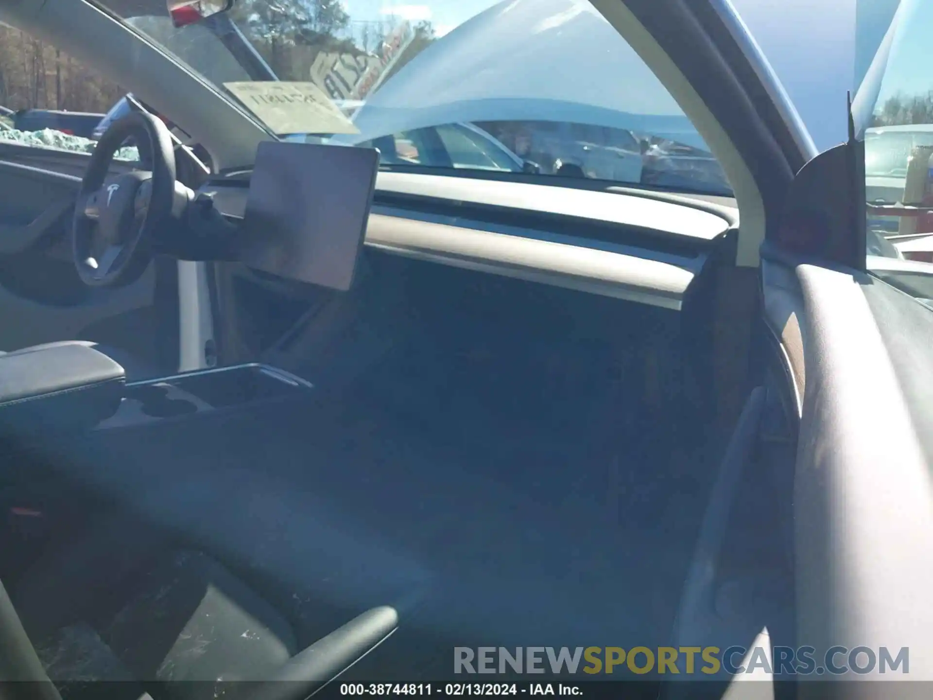 5 Photograph of a damaged car 7SAYGDEEXPF664511 TESLA MODEL Y 2023