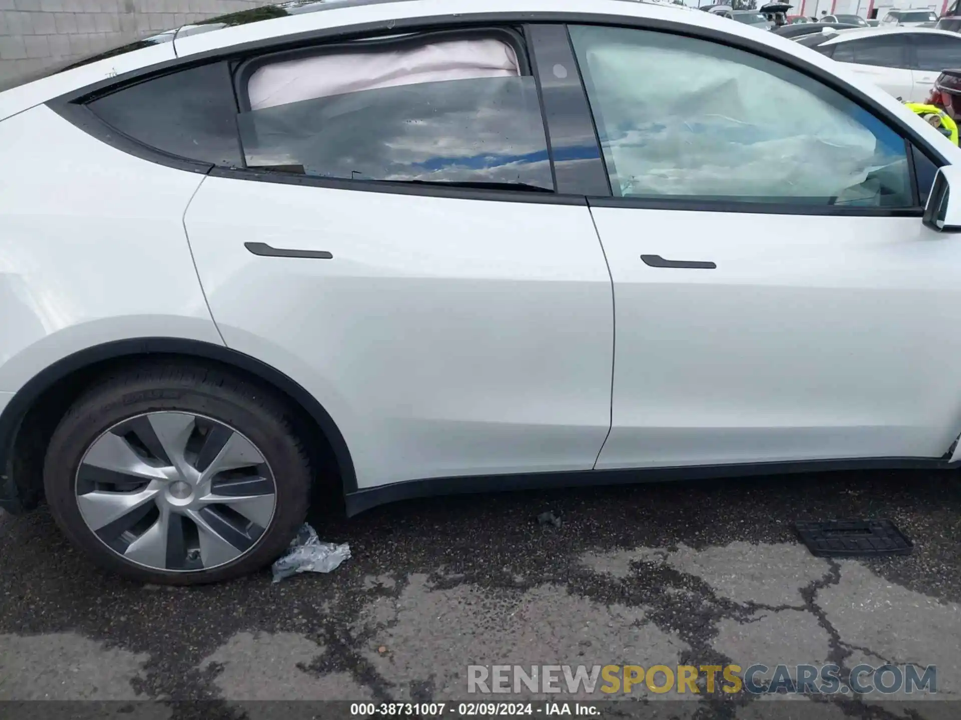 14 Photograph of a damaged car 7SAYGDEEXPF844278 TESLA MODEL Y 2023