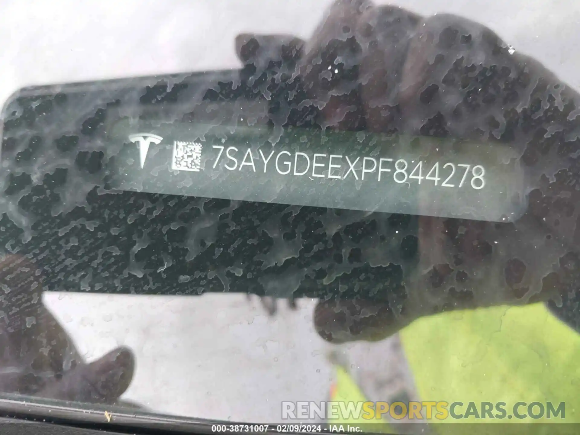 9 Photograph of a damaged car 7SAYGDEEXPF844278 TESLA MODEL Y 2023