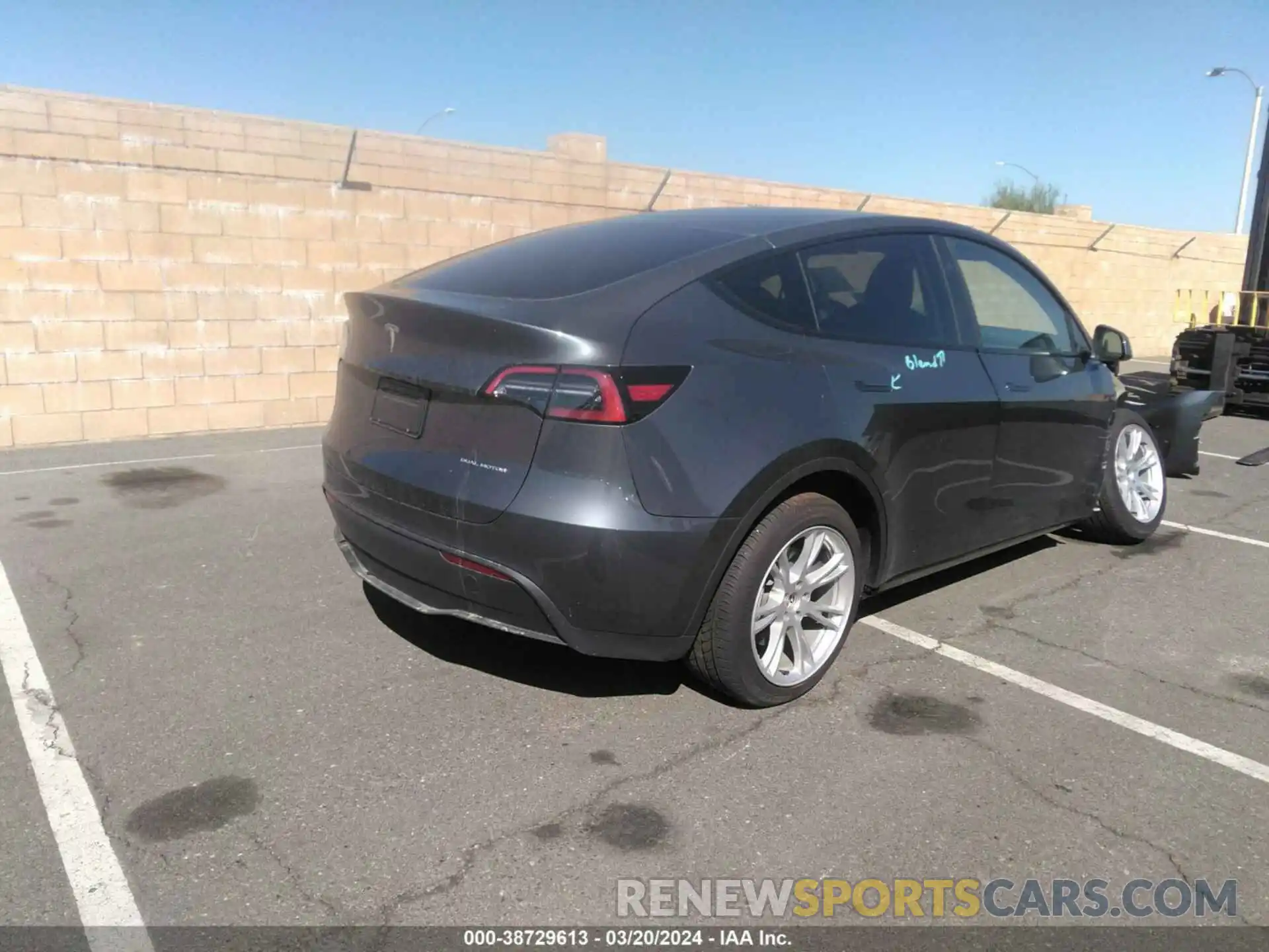 4 Photograph of a damaged car 7SAYGDEEXPF901157 TESLA MODEL Y 2023