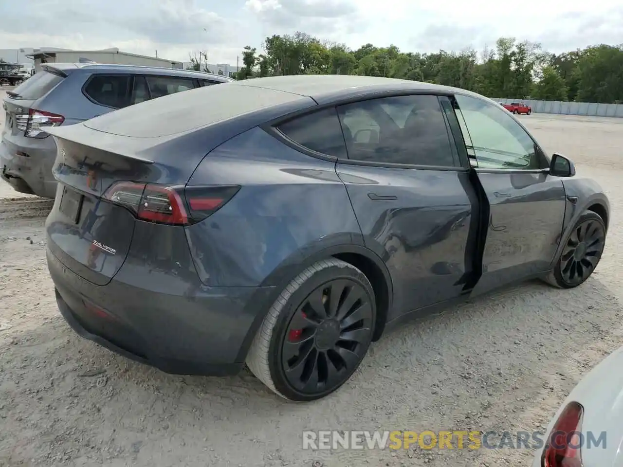 3 Photograph of a damaged car 7SAYGDEF1PF754073 TESLA MODEL Y 2023