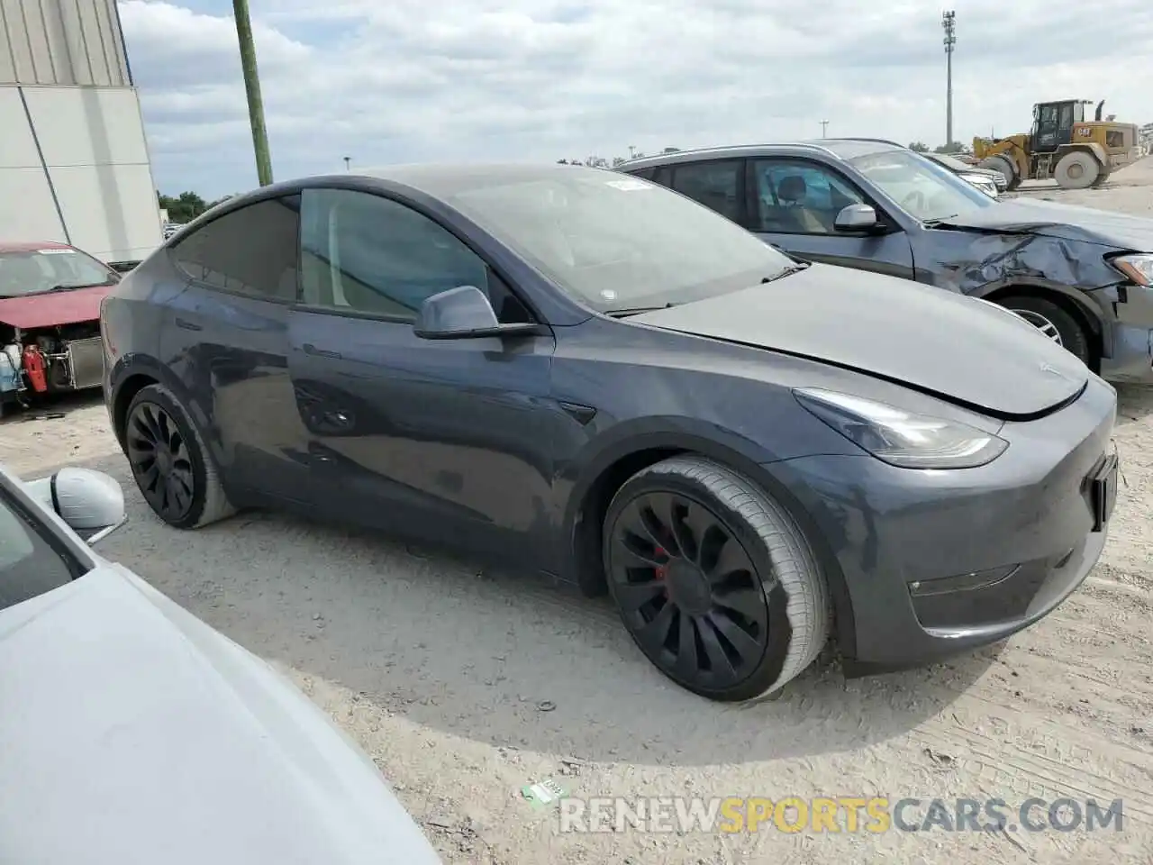 4 Photograph of a damaged car 7SAYGDEF1PF754073 TESLA MODEL Y 2023