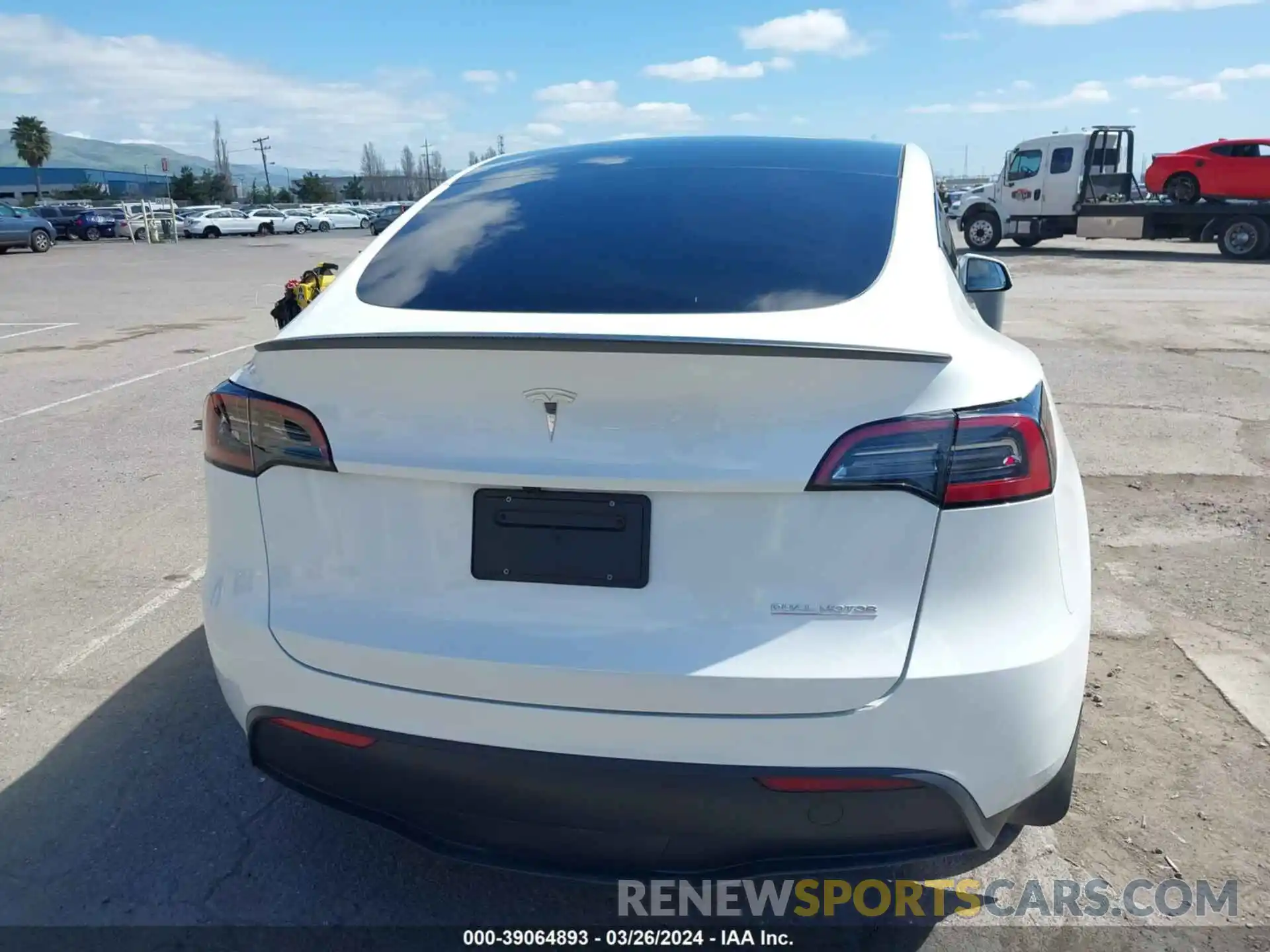 15 Photograph of a damaged car 7SAYGDEF2PF925395 TESLA MODEL Y 2023