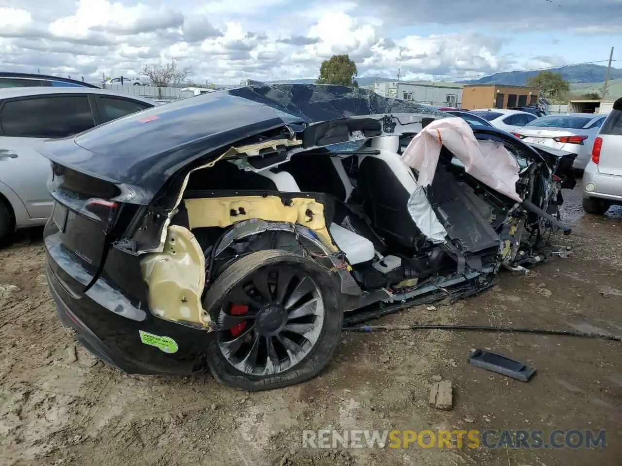 3 Photograph of a damaged car 7SAYGDEF5PF644949 TESLA MODEL Y 2023