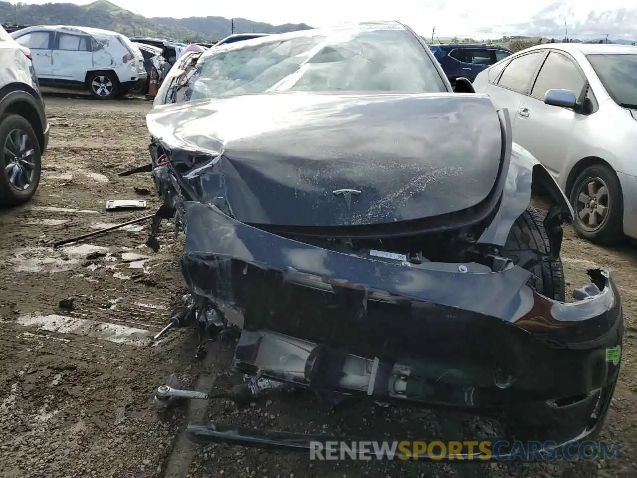 5 Photograph of a damaged car 7SAYGDEF5PF644949 TESLA MODEL Y 2023