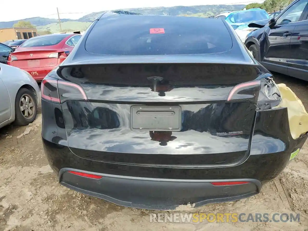 6 Photograph of a damaged car 7SAYGDEF5PF644949 TESLA MODEL Y 2023