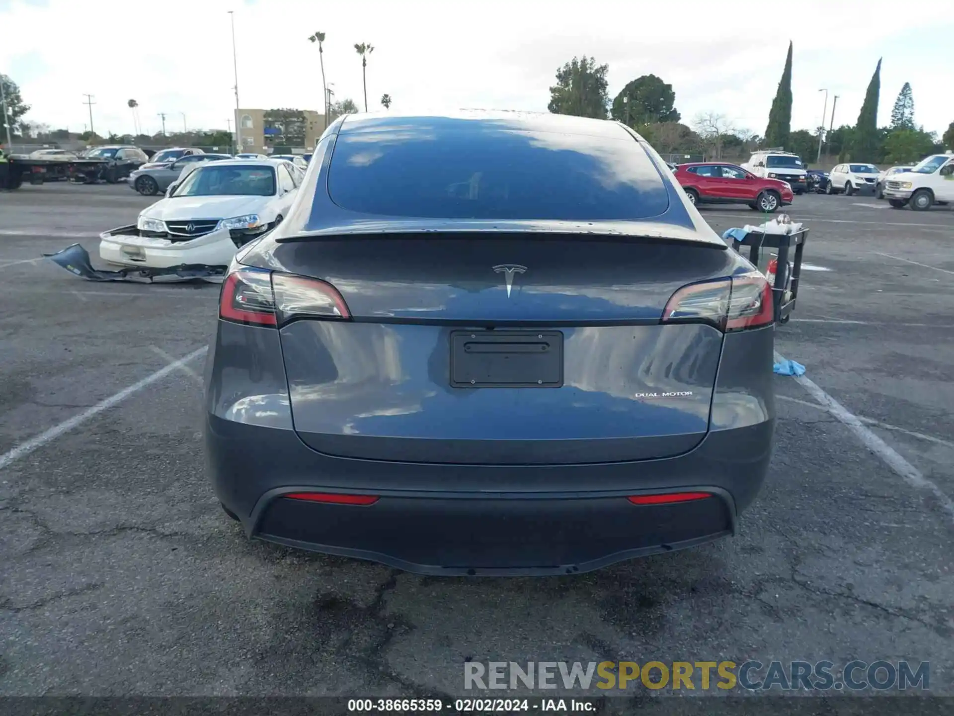 17 Photograph of a damaged car 7SAYGDEF6PF696784 TESLA MODEL Y 2023