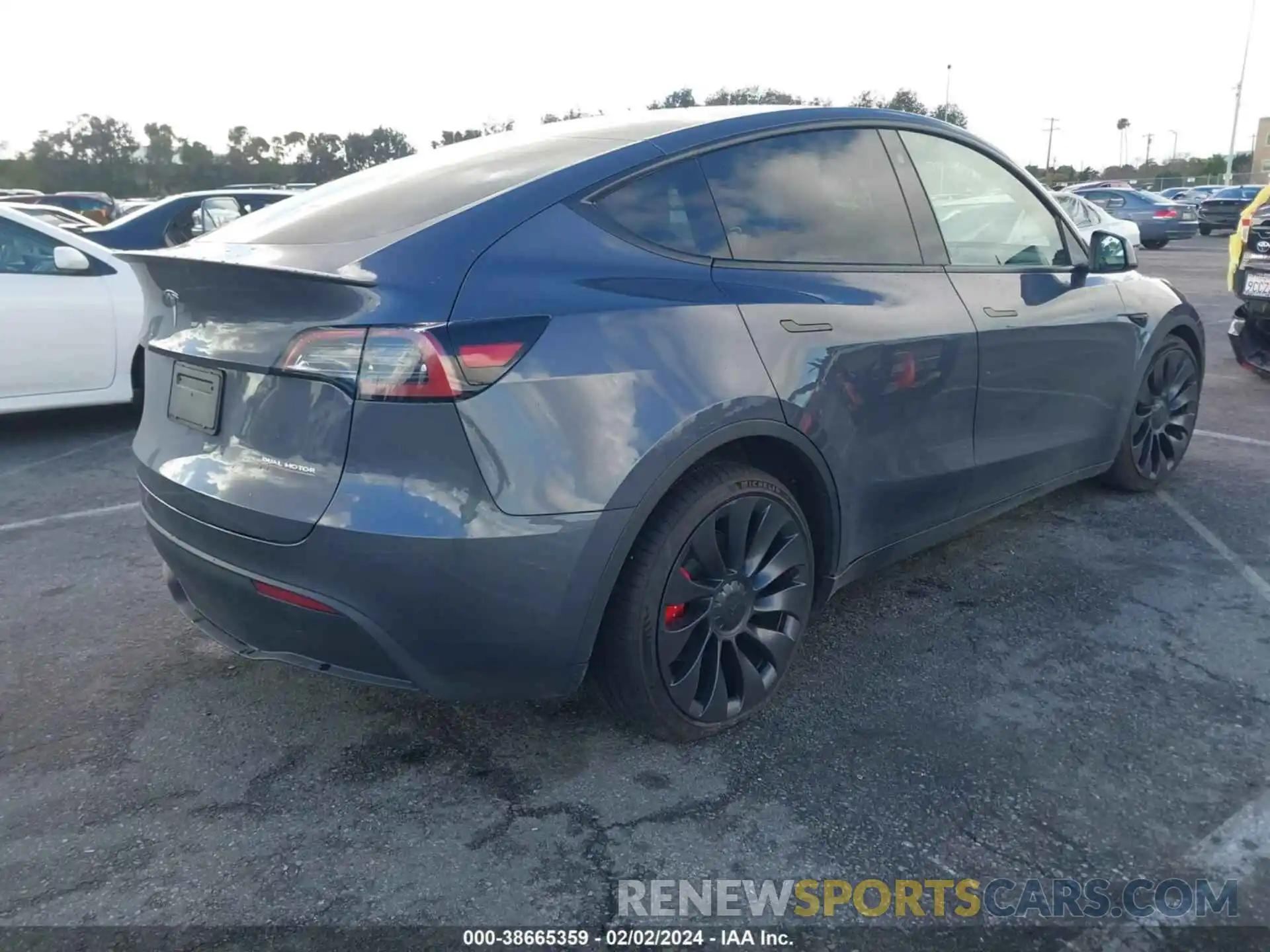 4 Photograph of a damaged car 7SAYGDEF6PF696784 TESLA MODEL Y 2023