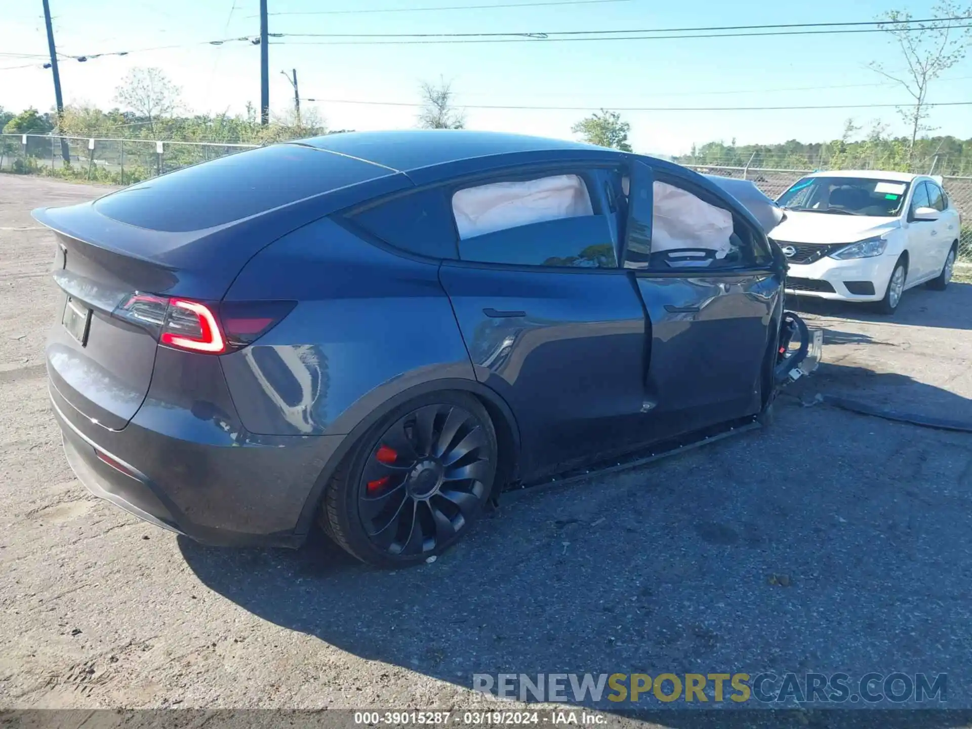 4 Photograph of a damaged car 7SAYGDEF6PF789949 TESLA MODEL Y 2023