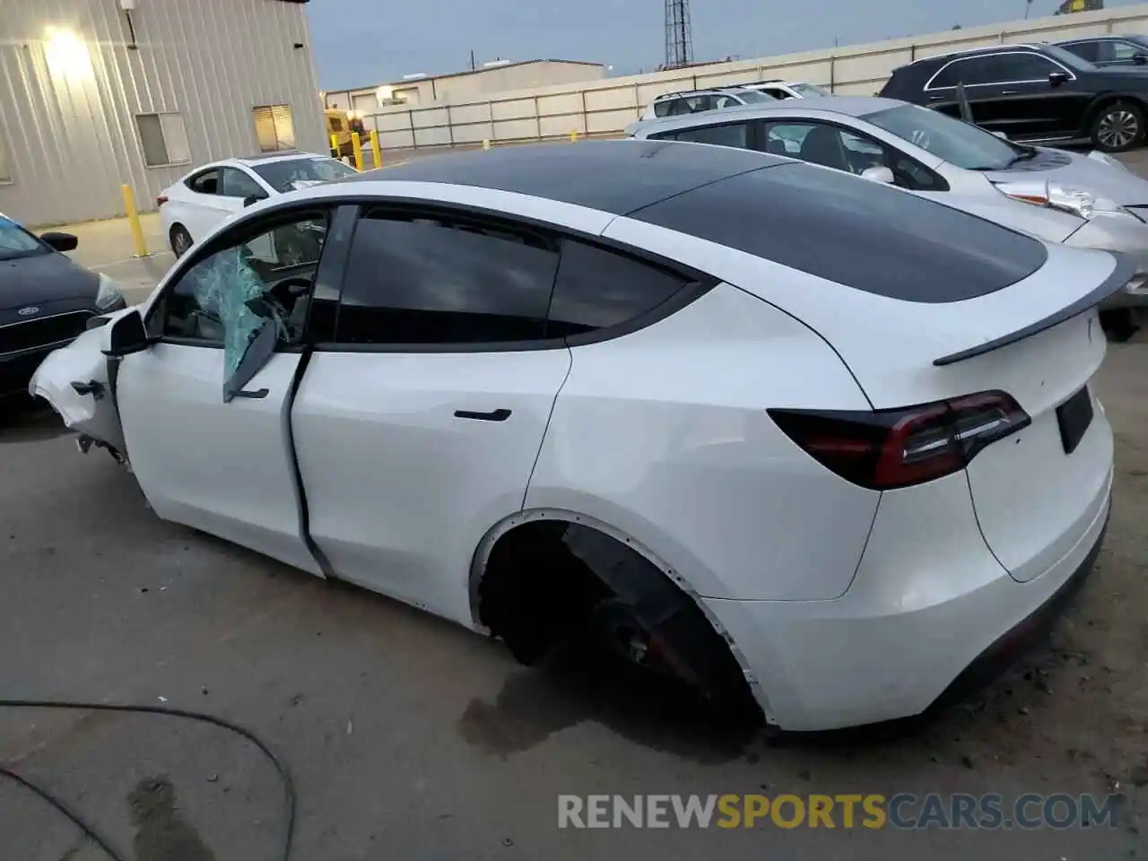 2 Photograph of a damaged car 7SAYGDEF7PF607062 TESLA MODEL Y 2023