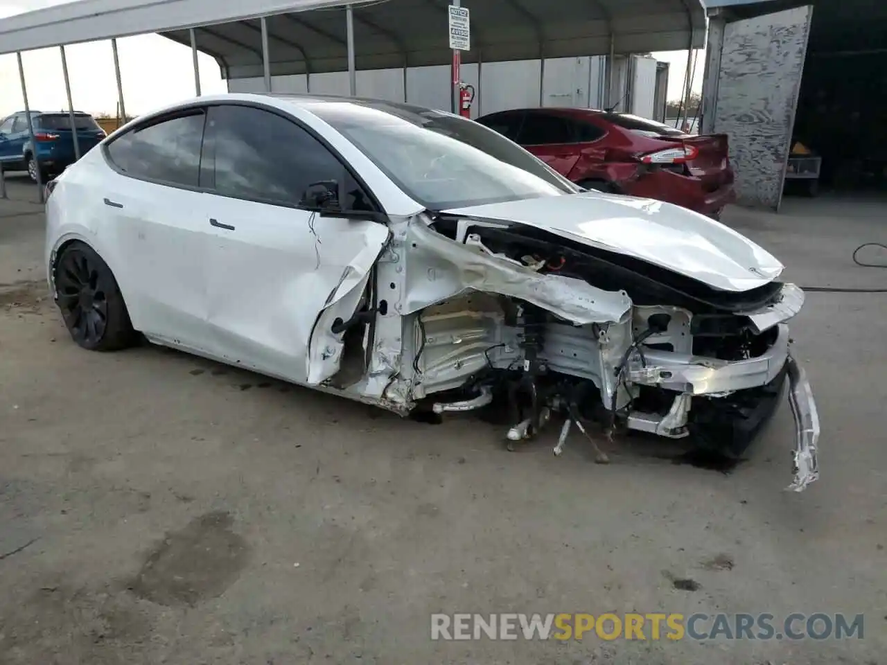 4 Photograph of a damaged car 7SAYGDEF7PF607062 TESLA MODEL Y 2023