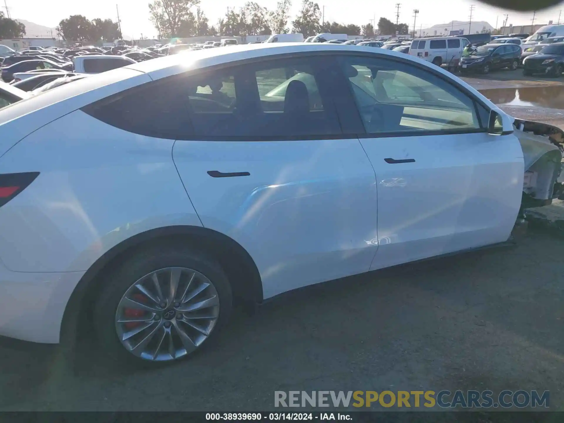 13 Photograph of a damaged car 7SAYGDEF7PF695160 TESLA MODEL Y 2023