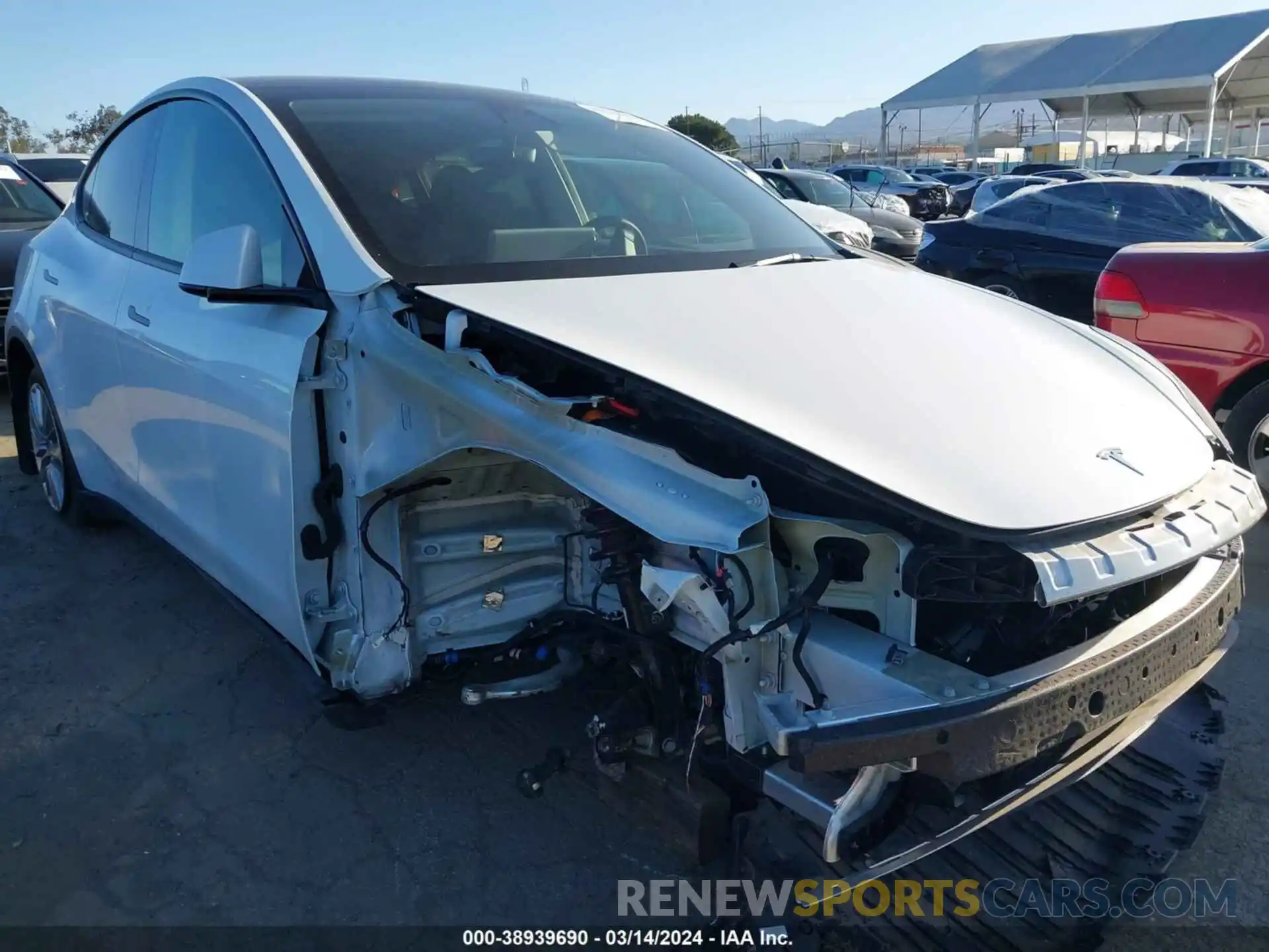 6 Photograph of a damaged car 7SAYGDEF7PF695160 TESLA MODEL Y 2023