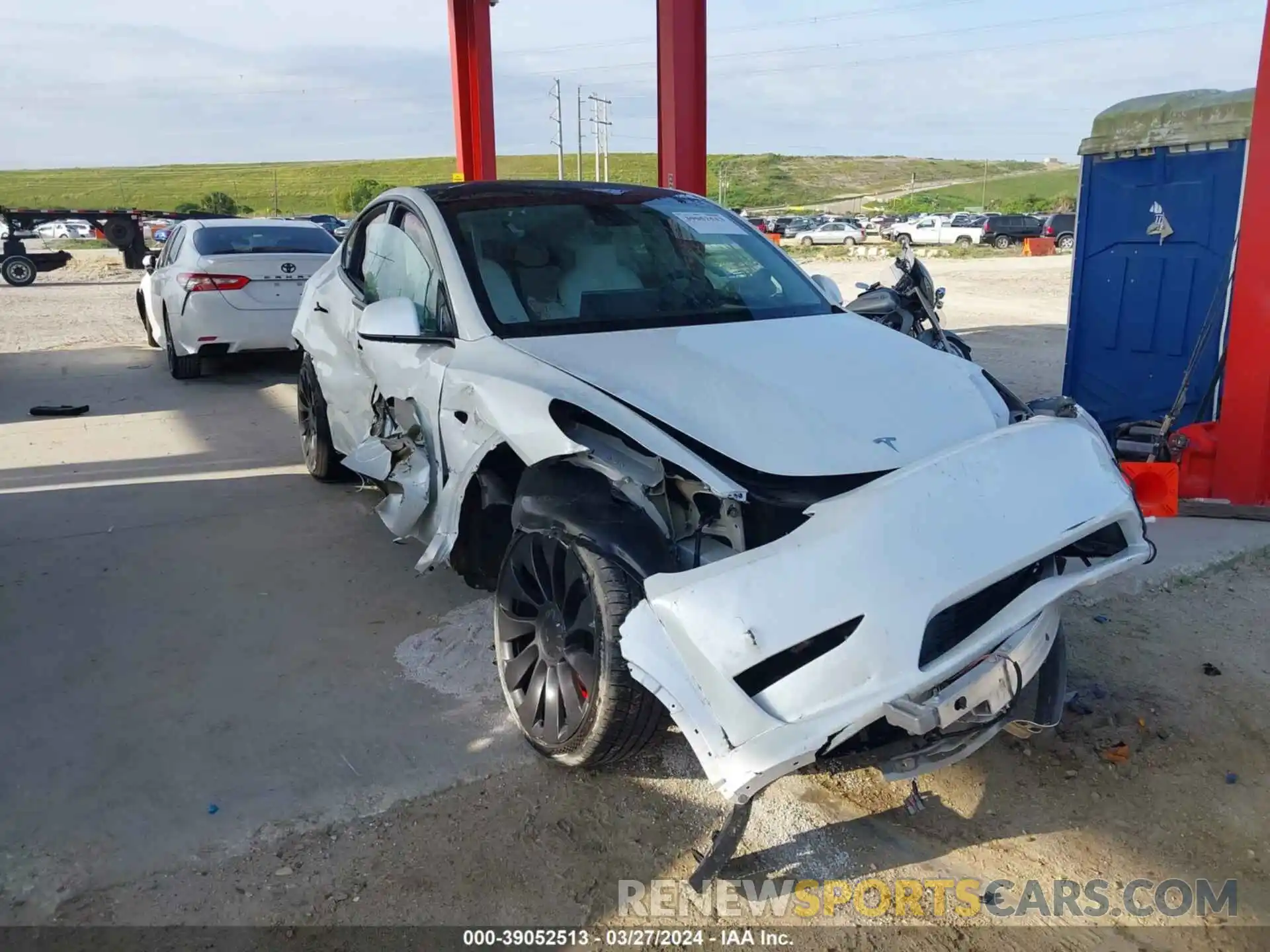 6 Photograph of a damaged car 7SAYGDEF8PF751493 TESLA MODEL Y 2023